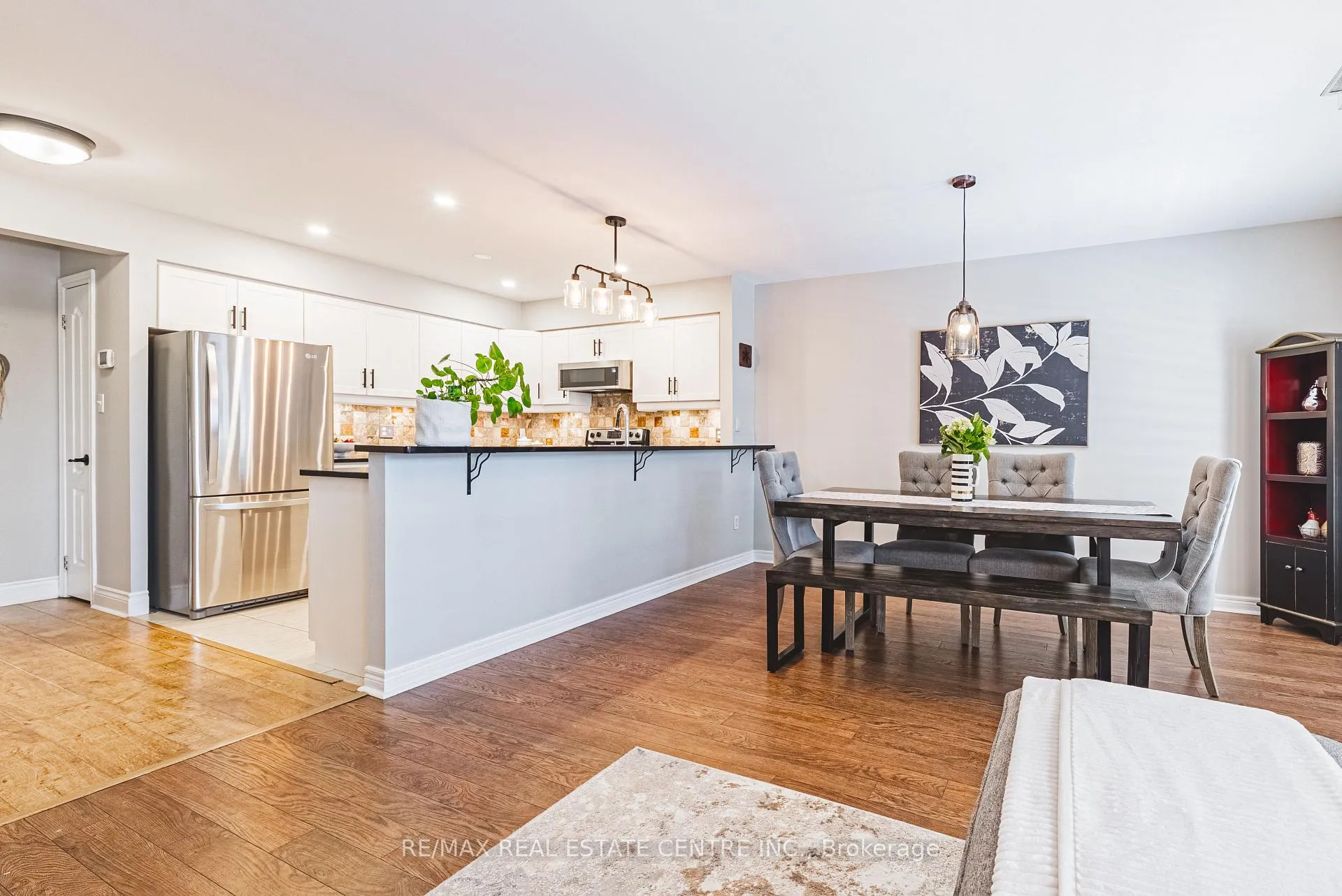 Photo 11 of Unit 18, 705 Cumberland Avenue, Burlington, Roseland — HOMEH