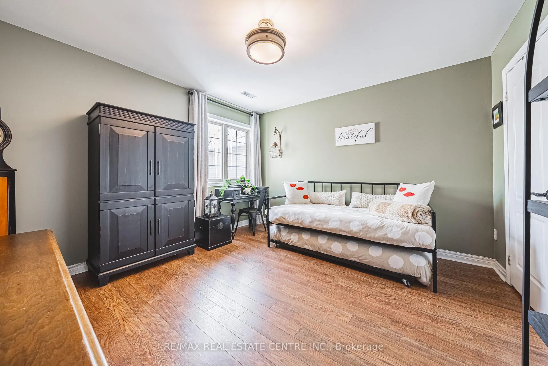 Photo 16 of Unit 18, 705 Cumberland Avenue, Burlington, Roseland — HOMEH