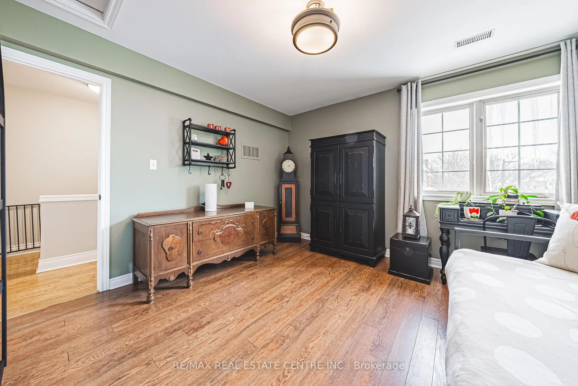 Photo 17 of Unit 18, 705 Cumberland Avenue, Burlington, Roseland — HOMEH