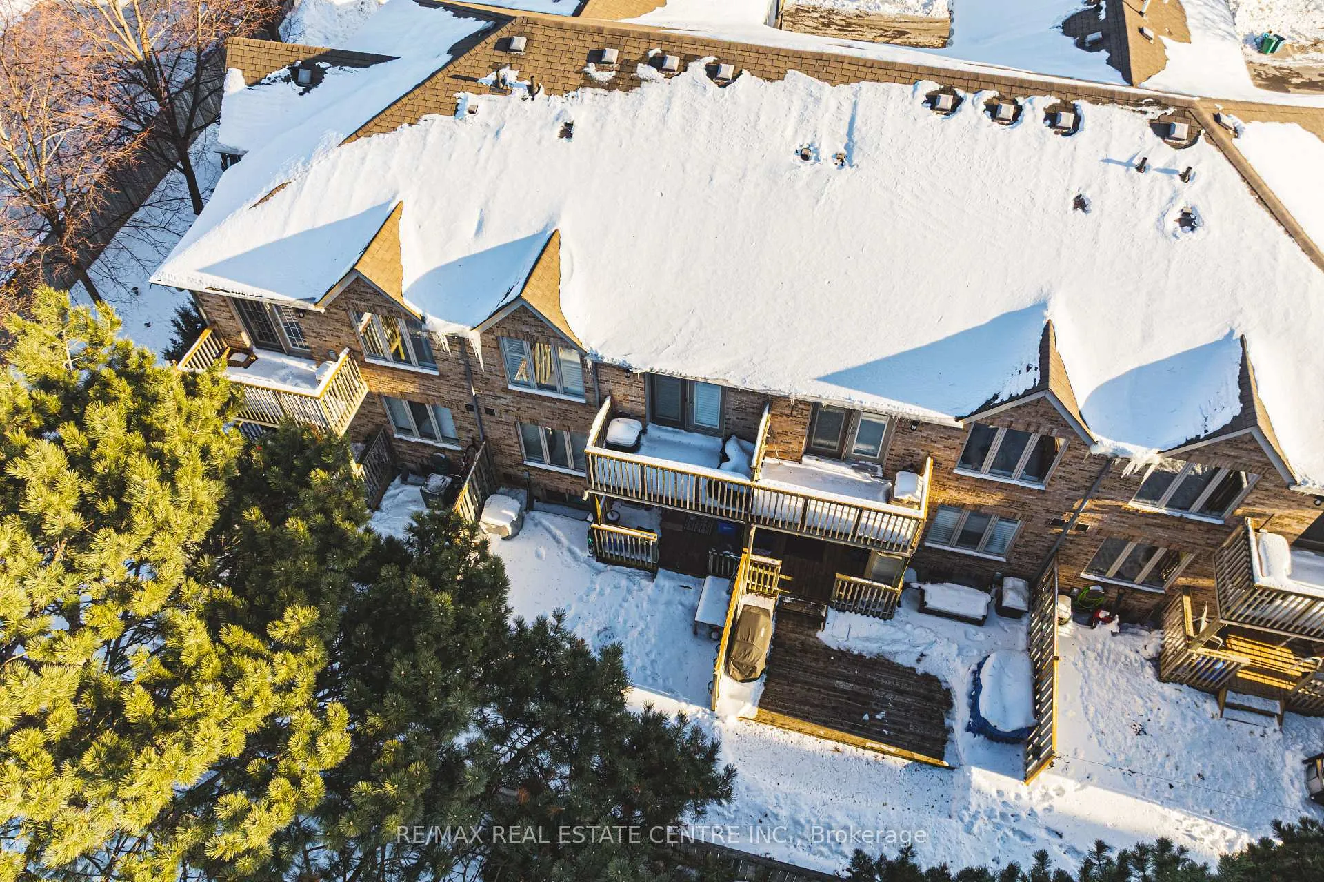 Photo 27 of Unit 18, 705 Cumberland Avenue, Burlington, Roseland — HOMEH