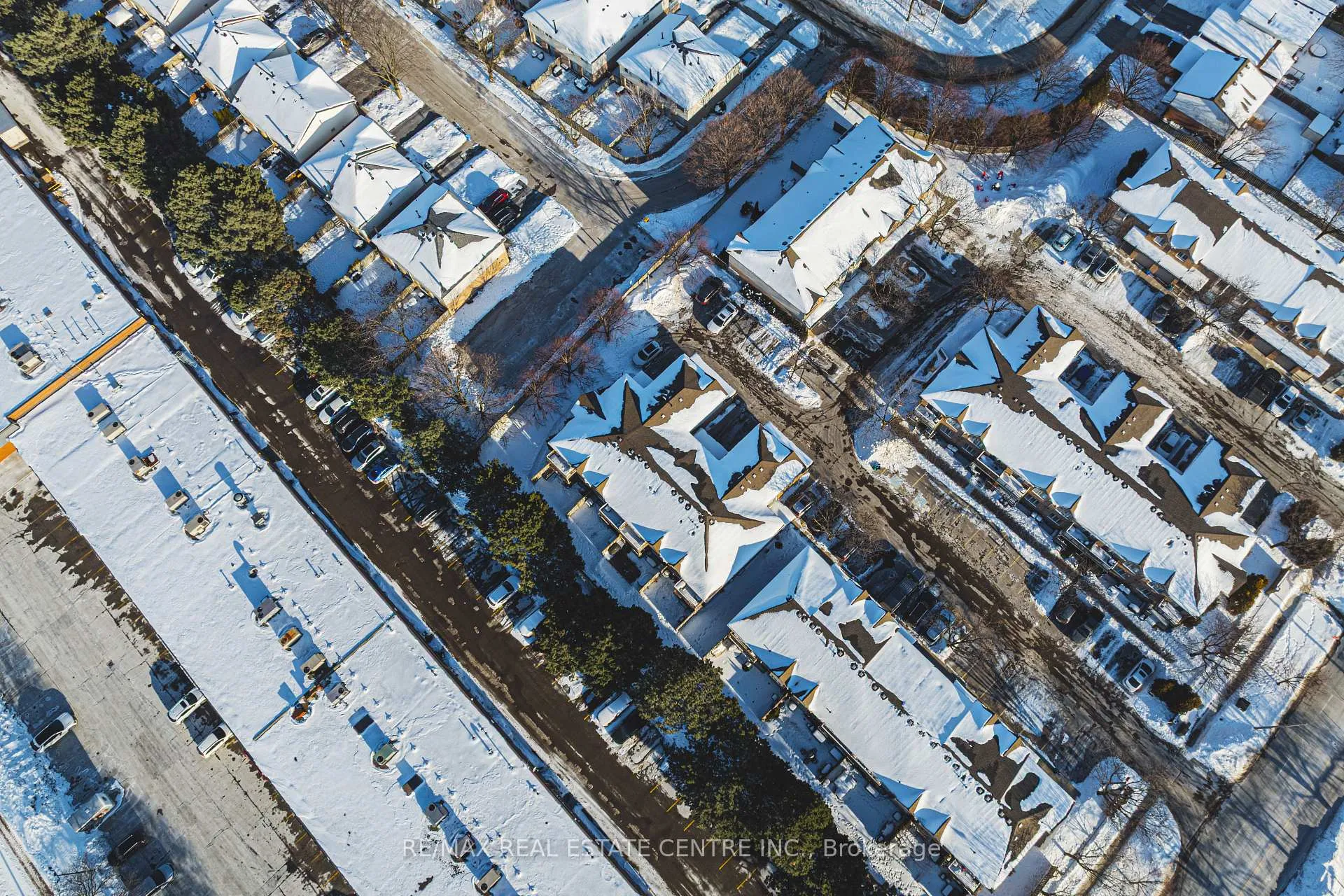 Photo 32 of Unit 18, 705 Cumberland Avenue, Burlington, Roseland — HOMEH