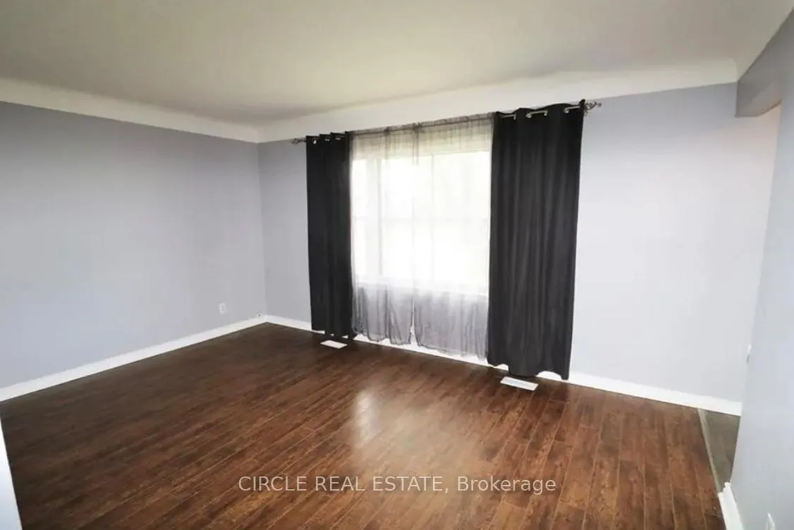 Photo 2 of 6755 McLeod Road, Niagara Falls, Arad/Fallsview — HOMEH