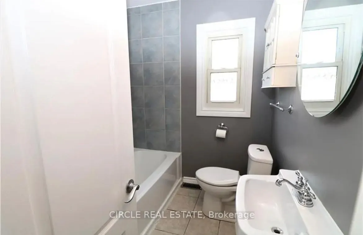 Photo 6 of 6755 McLeod Road, Niagara Falls, Arad/Fallsview — HOMEH