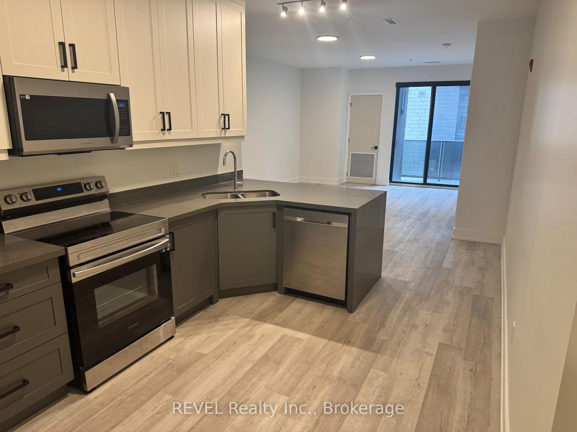 Photo 7 of Unit 210, 300B Fourth Avenue, St. Catharines, Ridley — HOMEH
