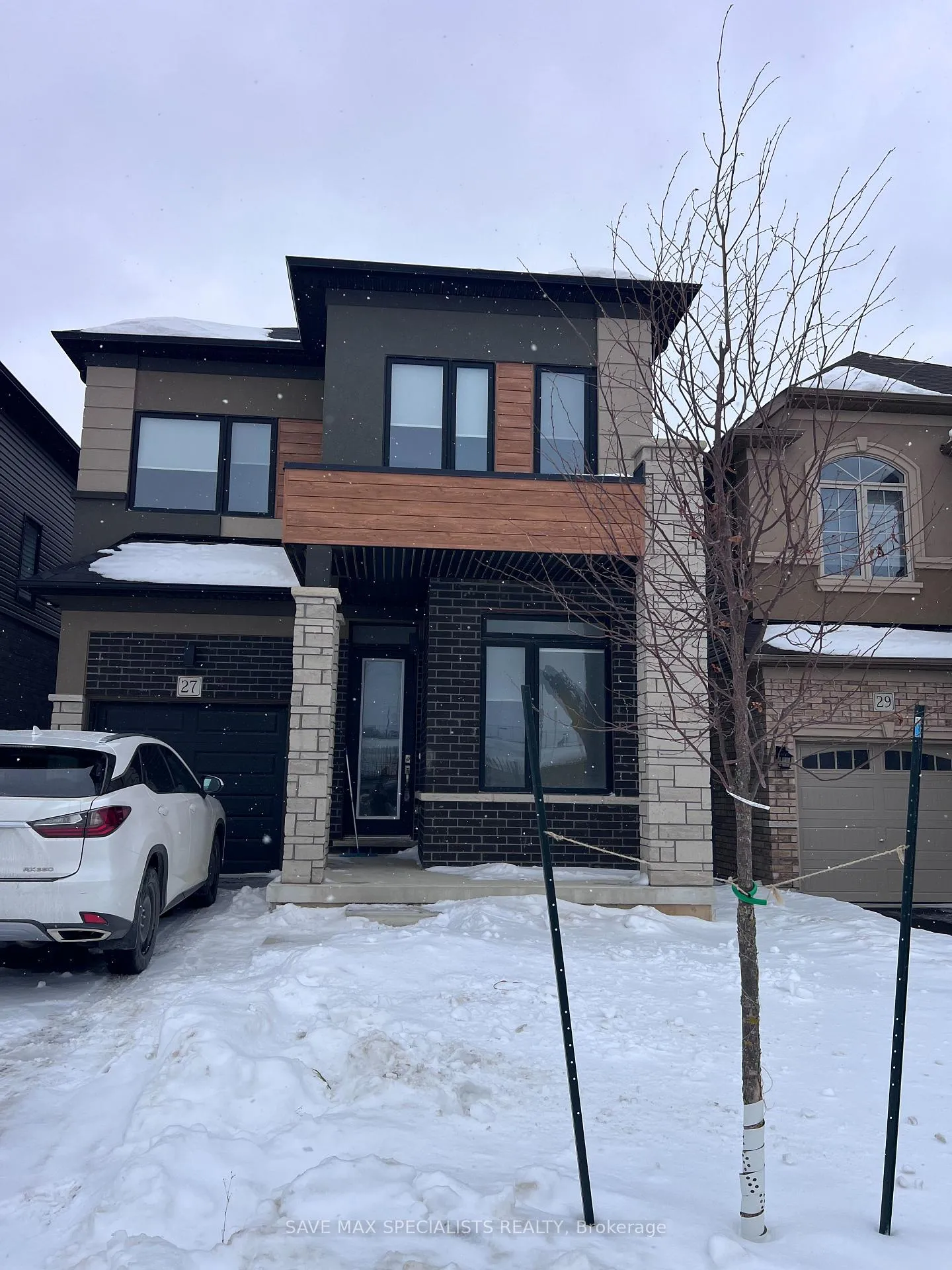 Photo 1 of 27 Hitchman Street, Brant, Paris — HOMEH