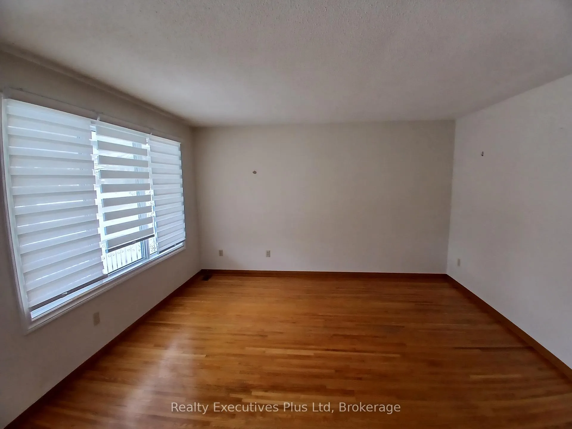 Photo 3 of 52 Alma Street N, Guelph, Junction/Onward Willow — HOMEH