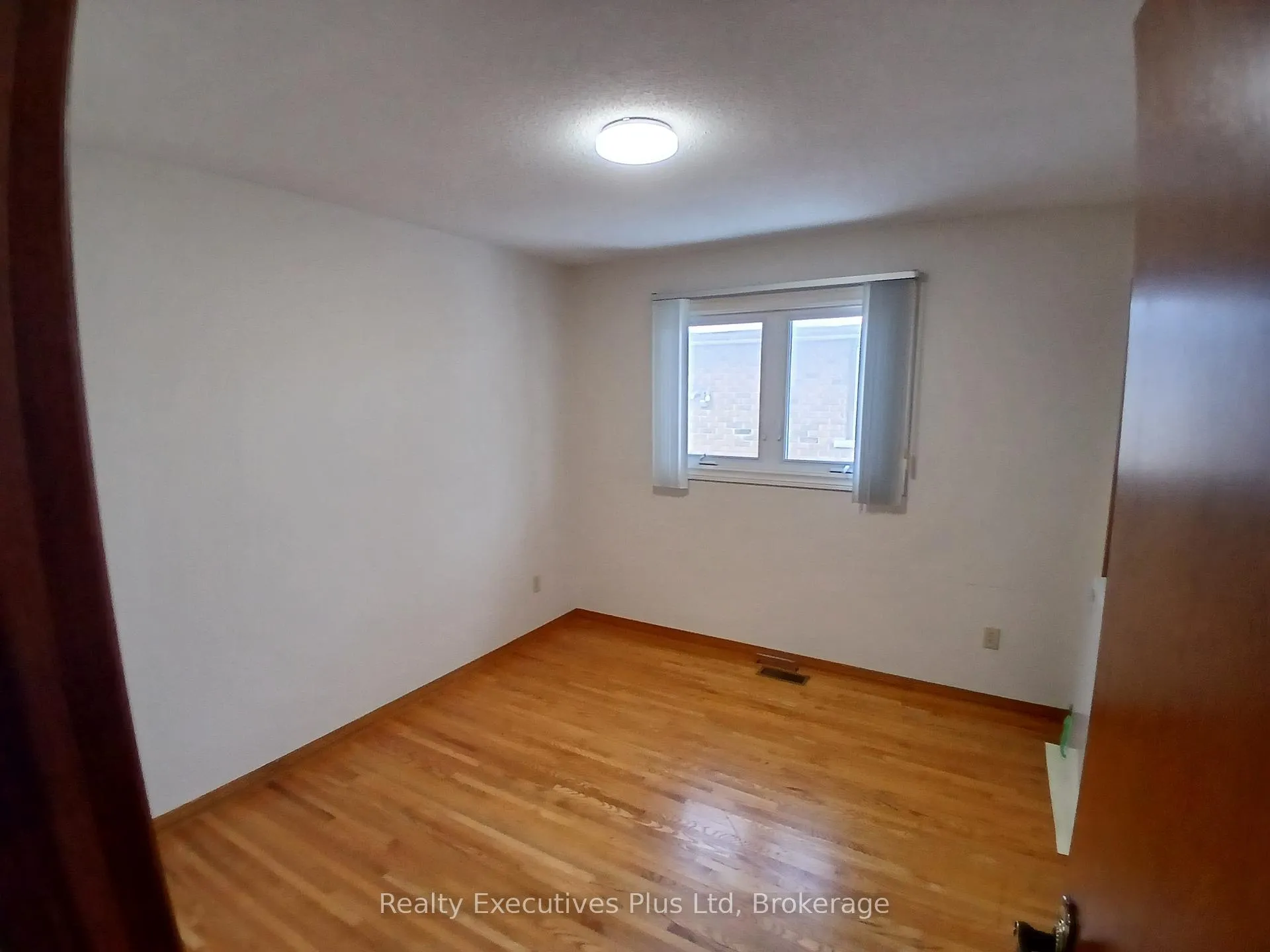 Photo 7 of 52 Alma Street N, Guelph, Junction/Onward Willow — HOMEH