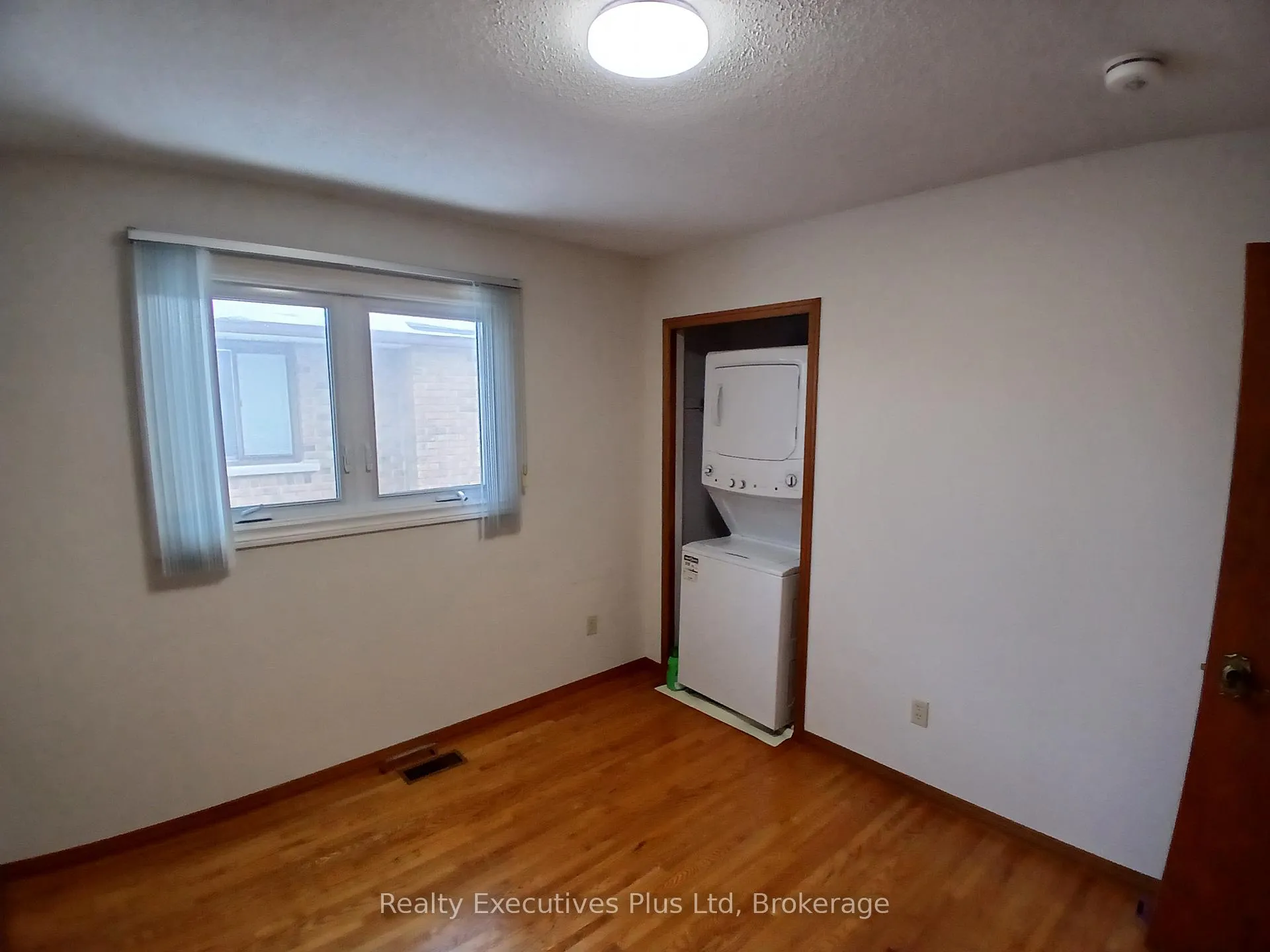 Photo 8 of 52 Alma Street N, Guelph, Junction/Onward Willow — HOMEH