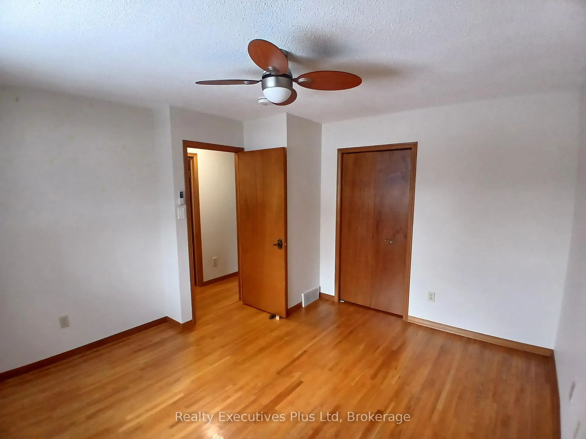 Photo 9 of 52 Alma Street N, Guelph, Junction/Onward Willow — HOMEH