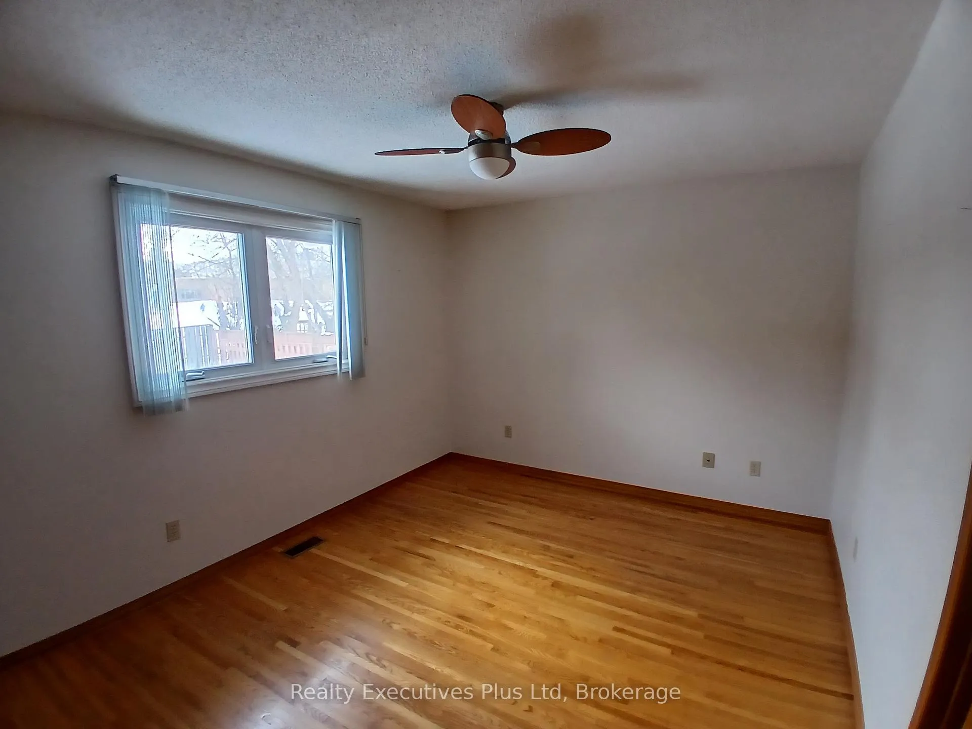 Photo 14 of 52 Alma Street N, Guelph, Junction/Onward Willow — HOMEH