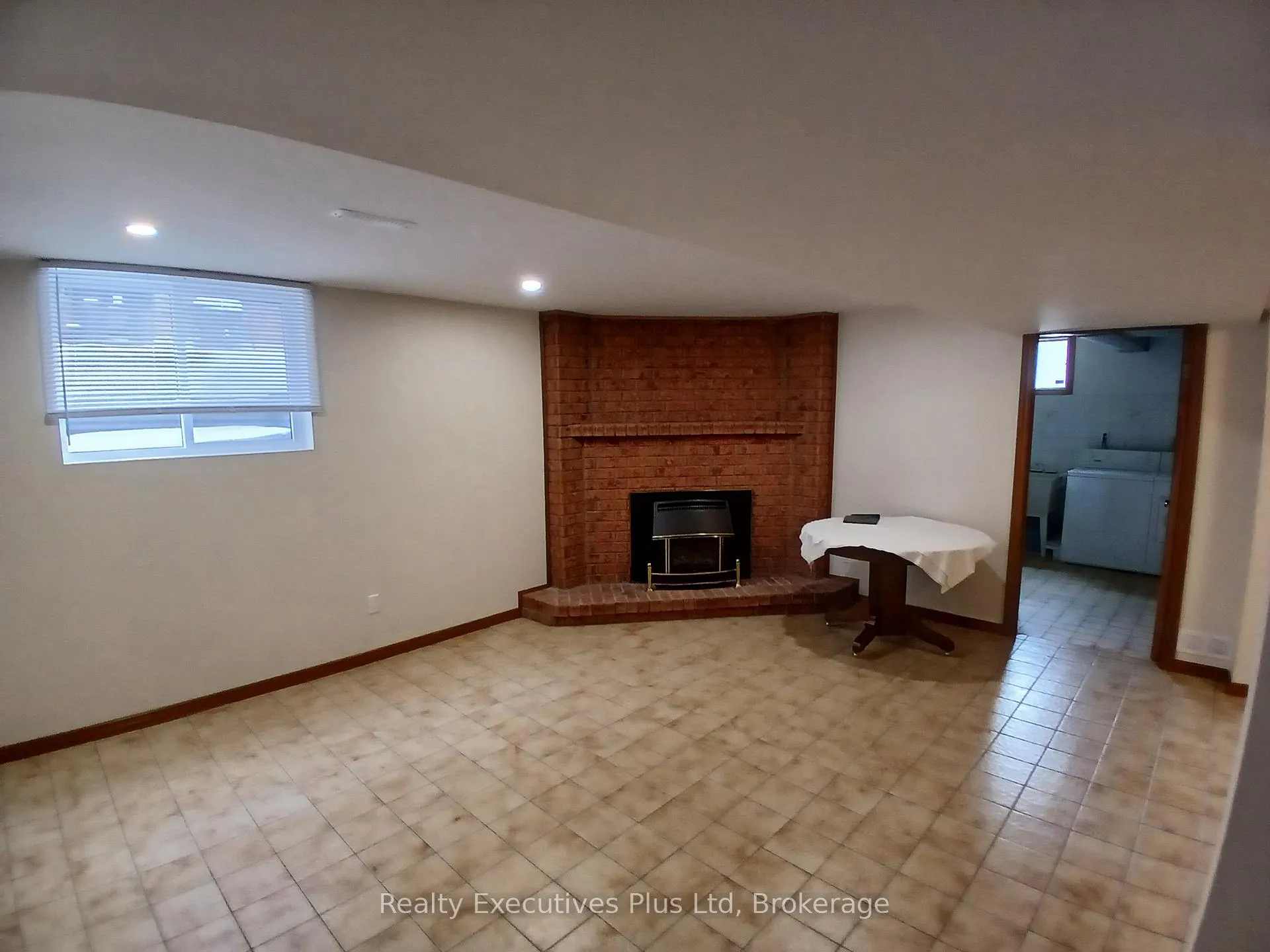 Photo 16 of 52 Alma Street N, Guelph, Junction/Onward Willow — HOMEH