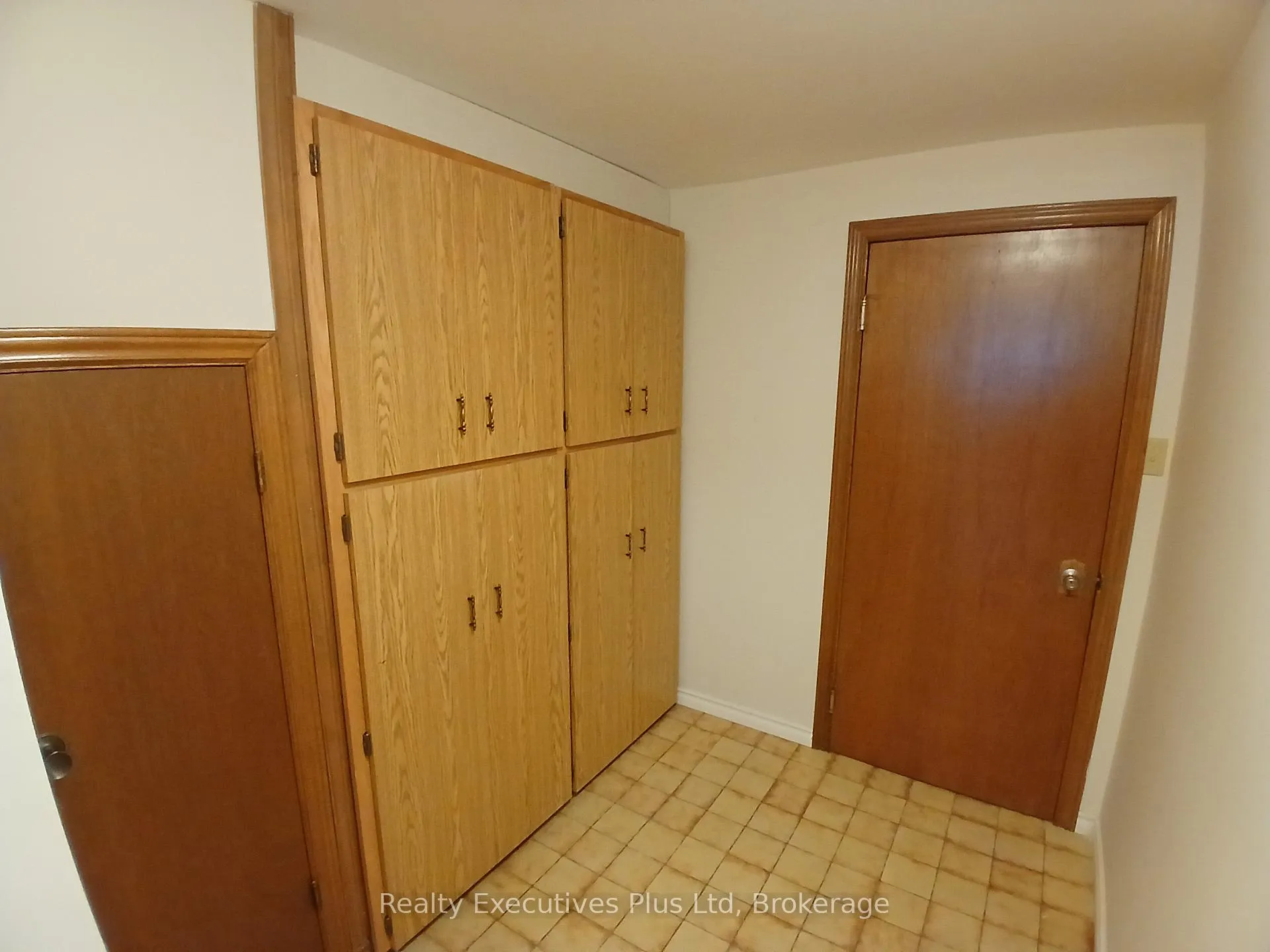 Photo 22 of 52 Alma Street N, Guelph, Junction/Onward Willow — HOMEH