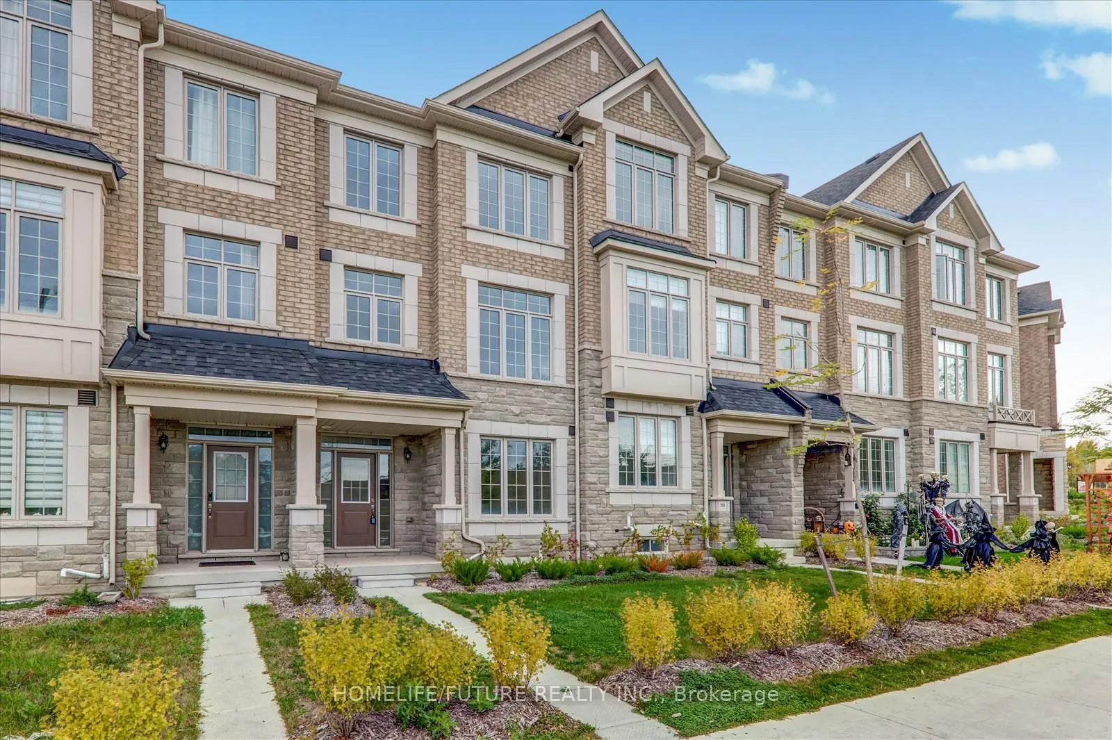 Photo 4 of 317 Kirkham Drive, Markham, Cedarwood — HOMEH