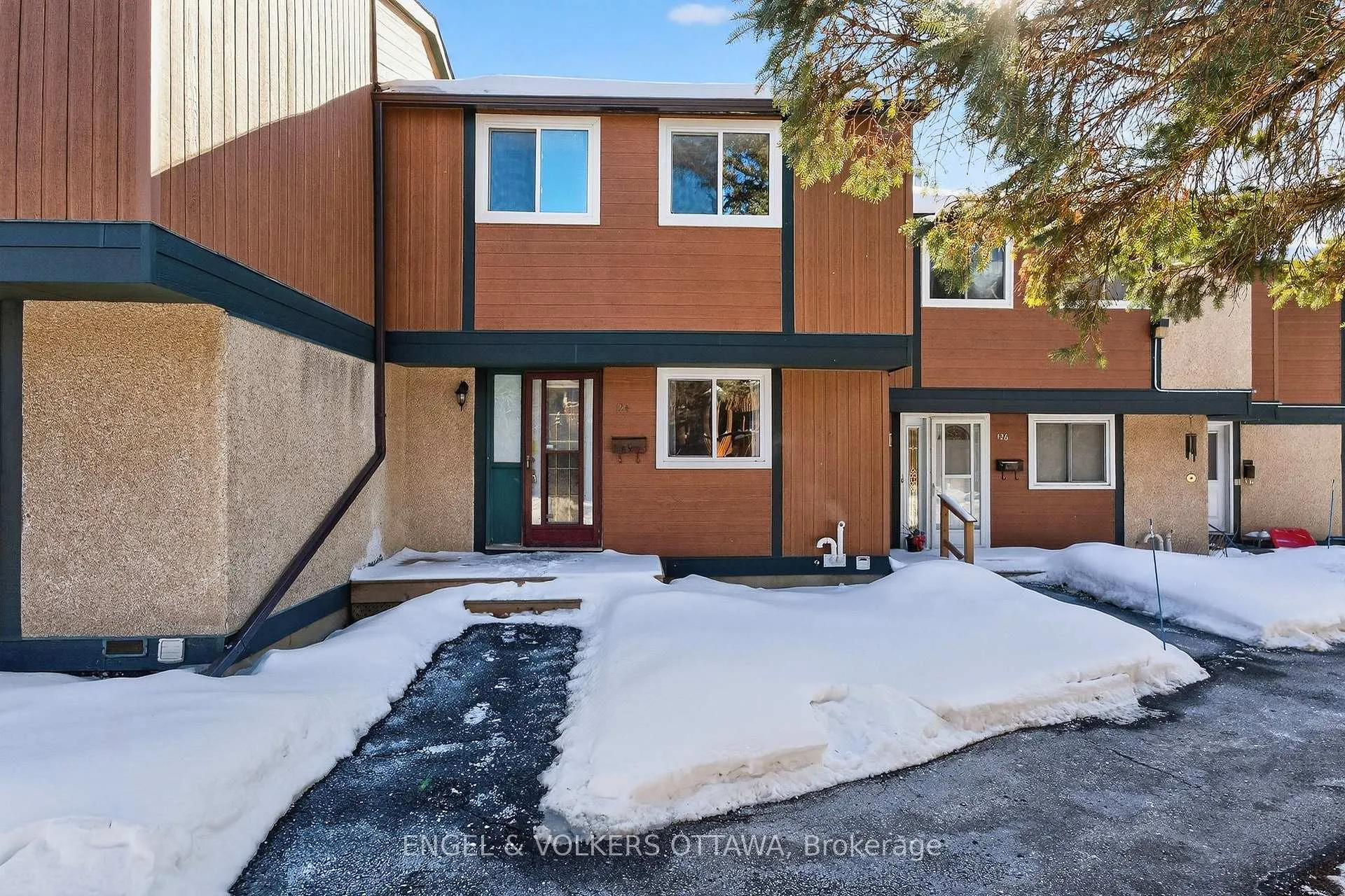 Front of Unit 124, 1449 Ridgebrook Drive