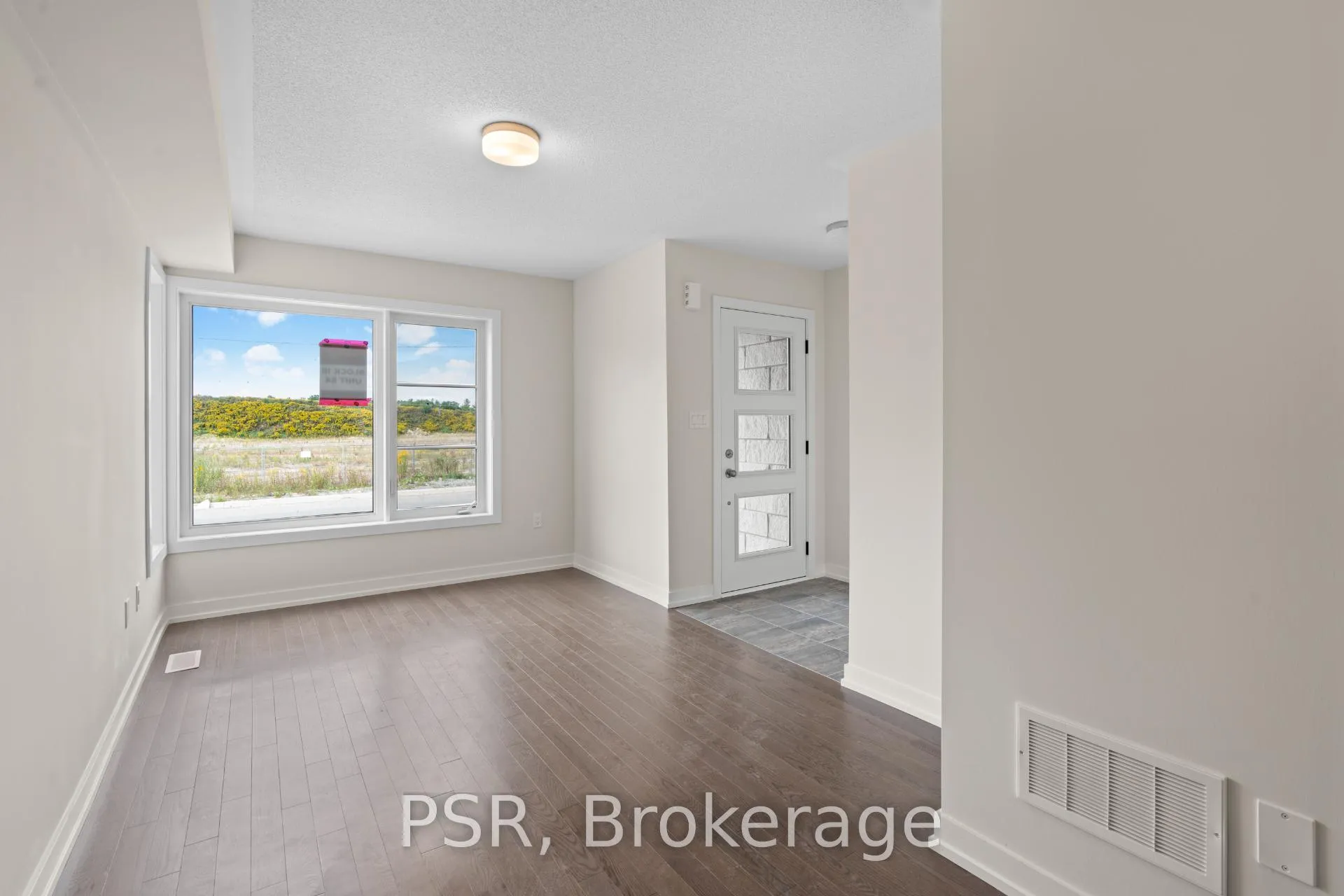 Photo 3 of Unit 84, 2600 Castlegate Crossing, Pickering, Duffin Heights — HOMEH