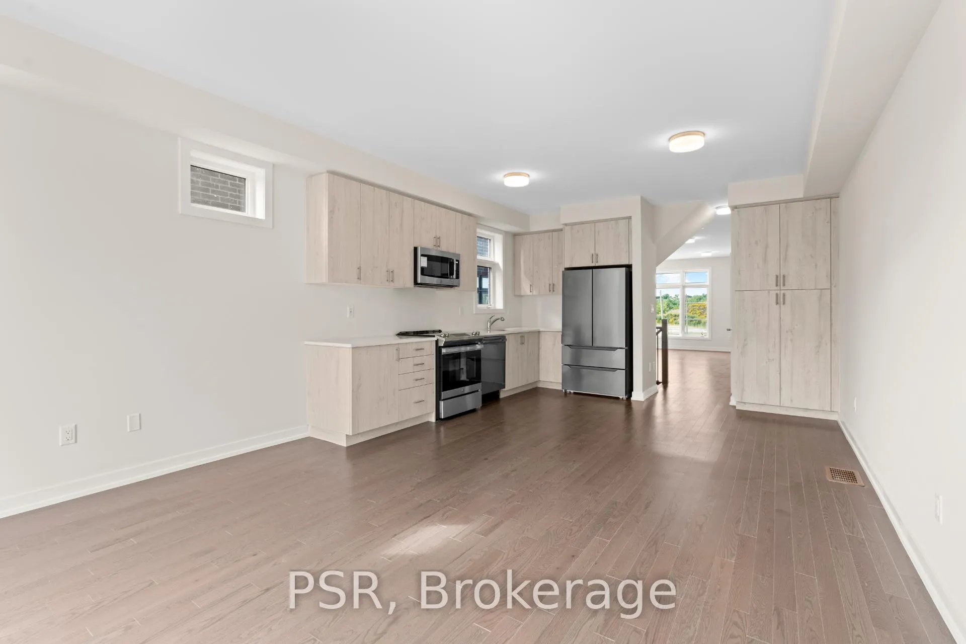 Photo 5 of Unit 84, 2600 Castlegate Crossing, Pickering, Duffin Heights — HOMEH
