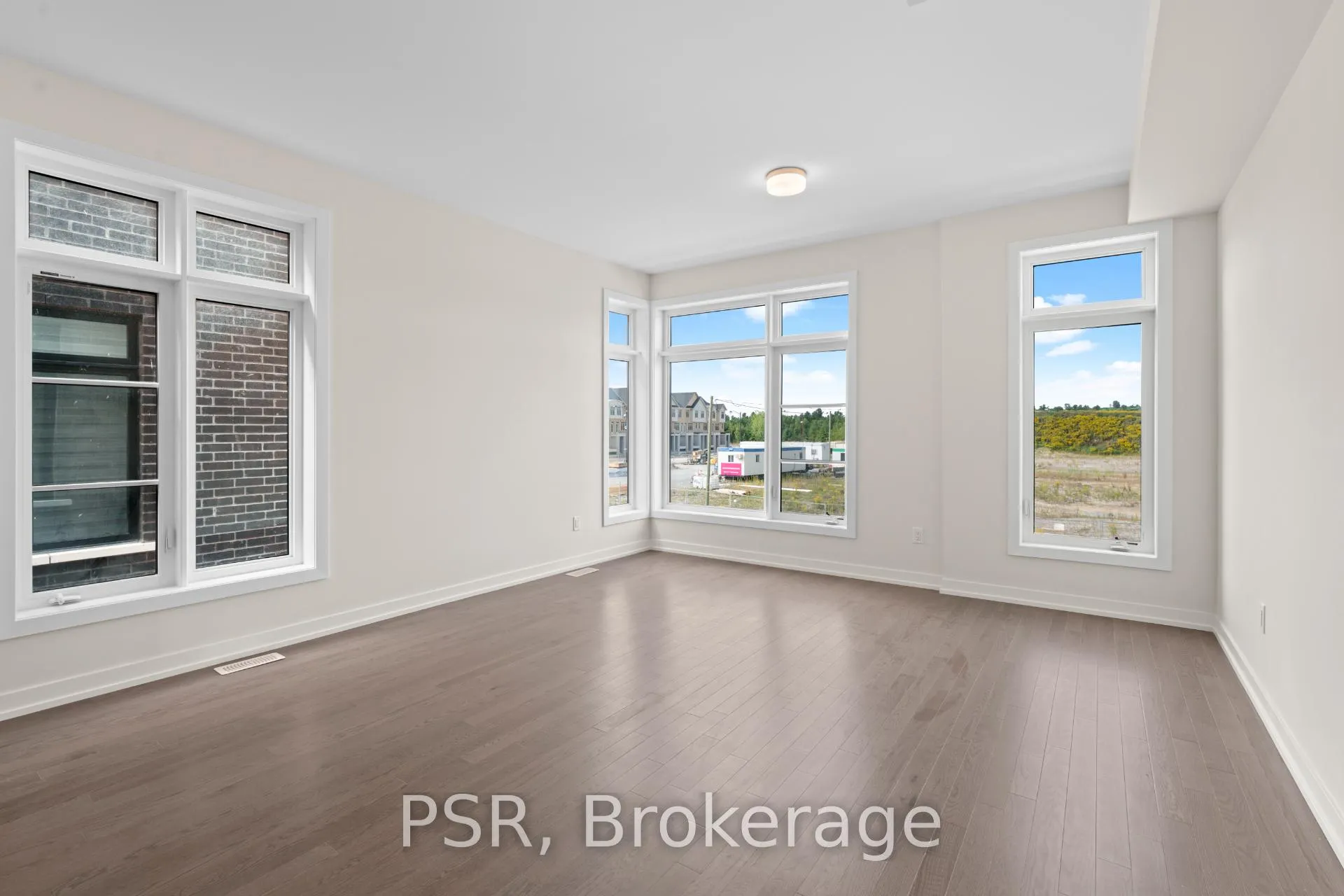 Photo 11 of Unit 84, 2600 Castlegate Crossing, Pickering, Duffin Heights — HOMEH