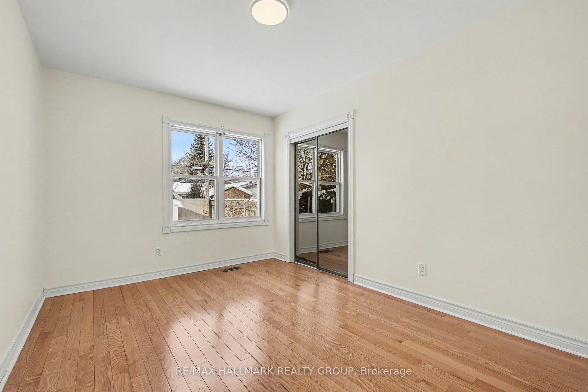 Photo 5 of 1530 Weyburn Street, Ottawa, Riverview Park — HOMEH