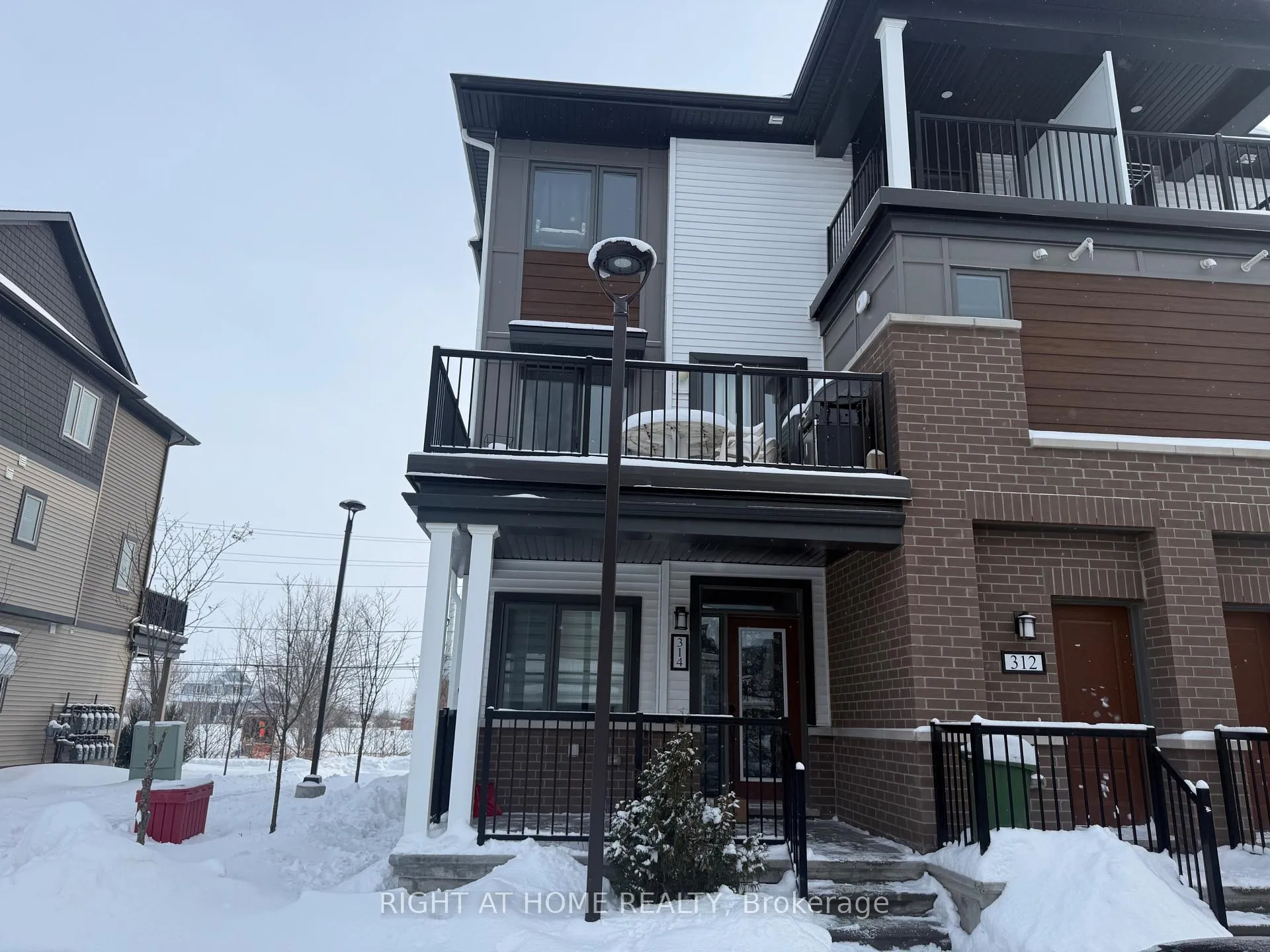 Photo 1 of Unit 435, 314 Pilot Private, Ottawa, Kanata - Emerald Meadows/Trailwest — HOMEH