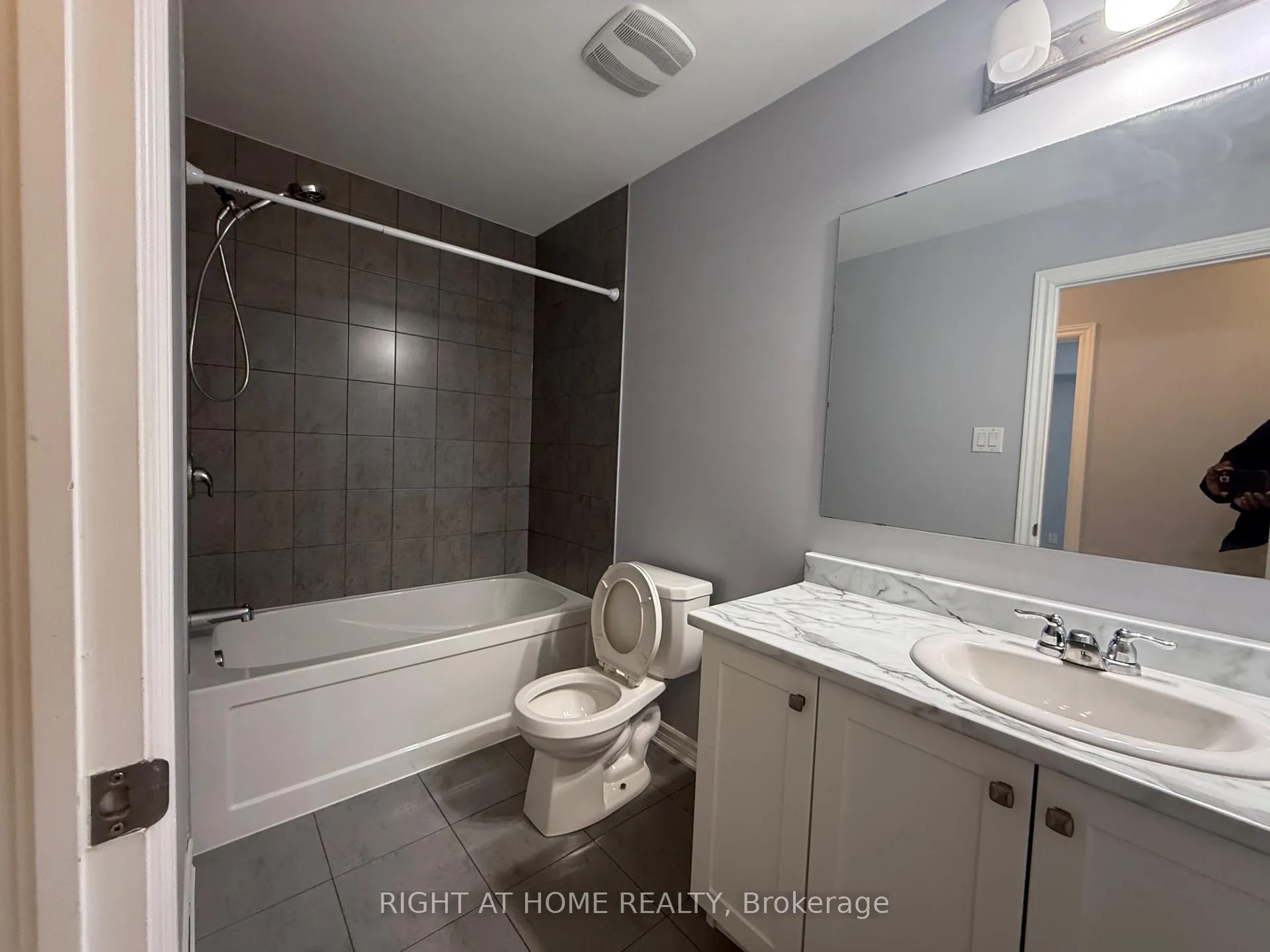 Photo 15 of Unit 435, 314 Pilot Private, Ottawa, Kanata - Emerald Meadows/Trailwest — HOMEH