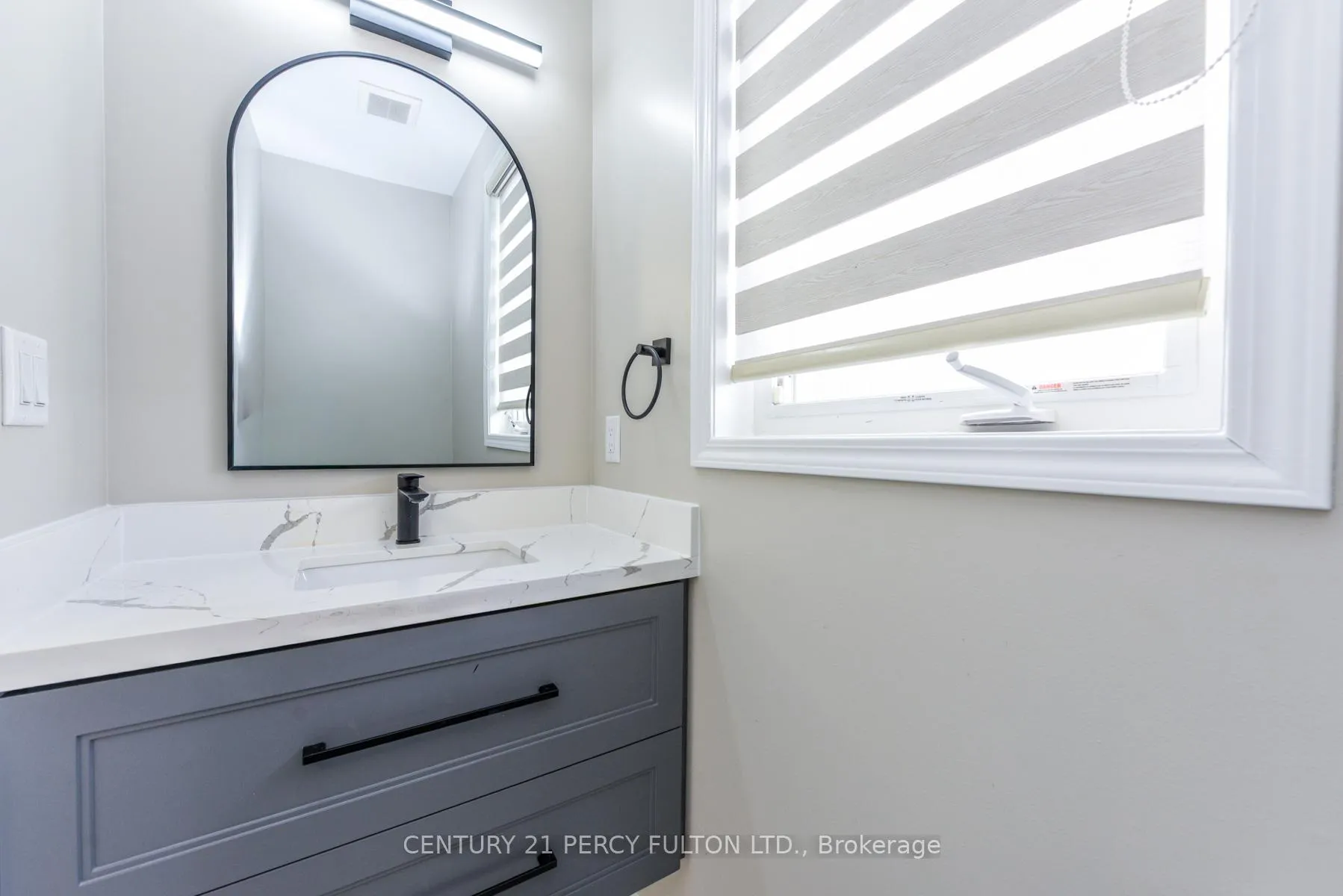 Photo 4 of Unit Main & 2nd, 1040 Foxtail Crescent, Pickering, Rural Pickering — HOMEH
