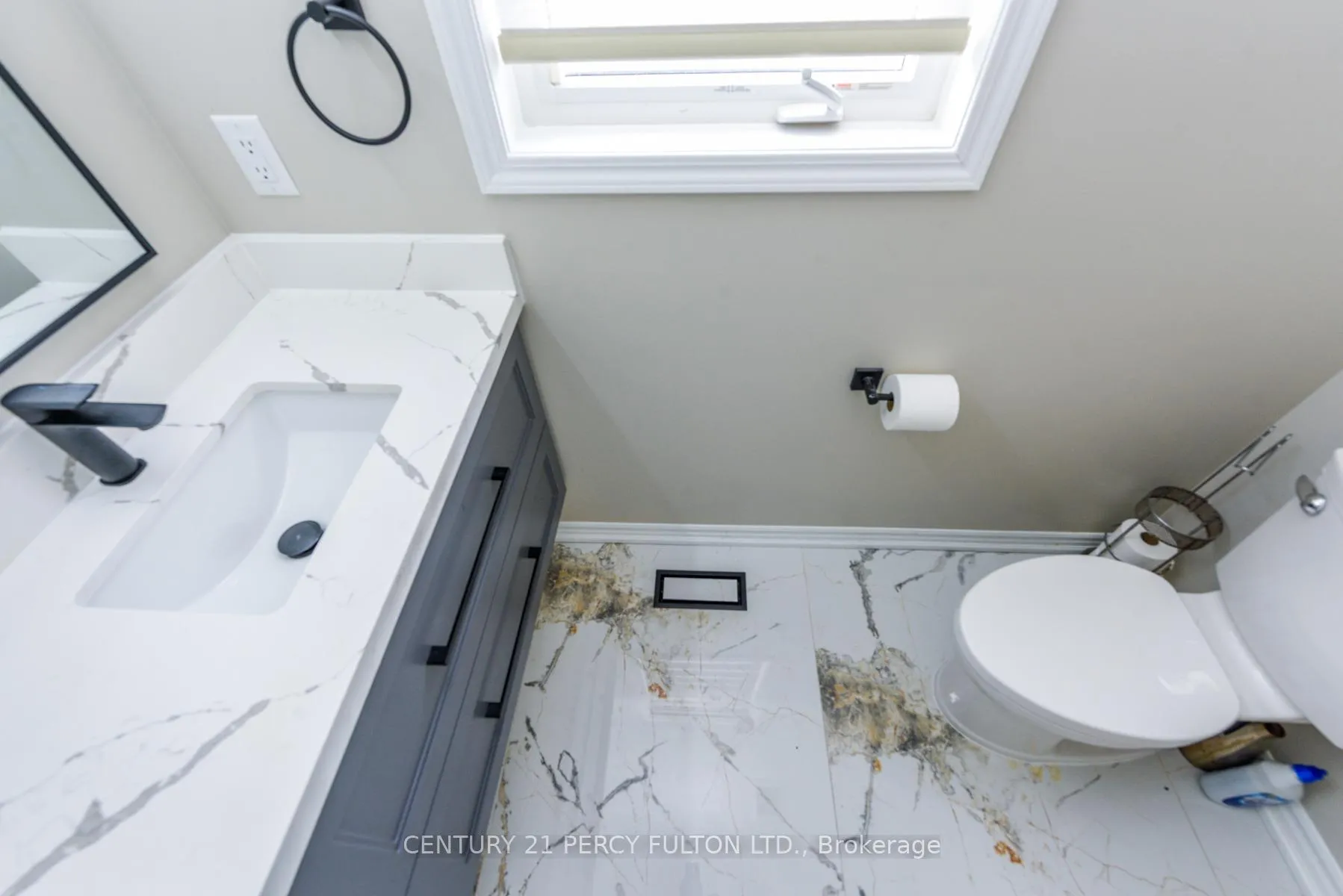Photo 5 of Unit Main & 2nd, 1040 Foxtail Crescent, Pickering, Rural Pickering — HOMEH