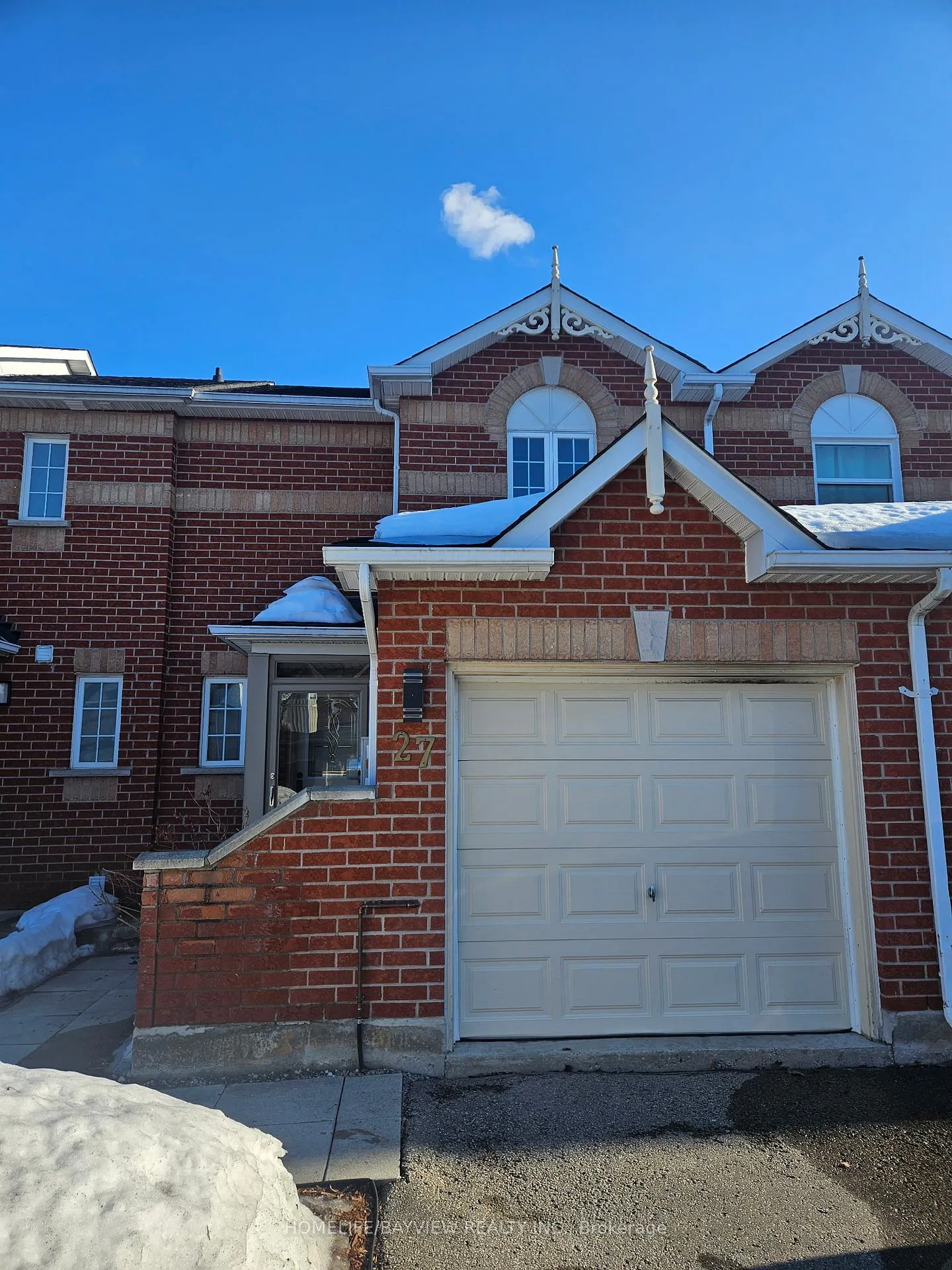 Front of 27 Gadwall Avenue