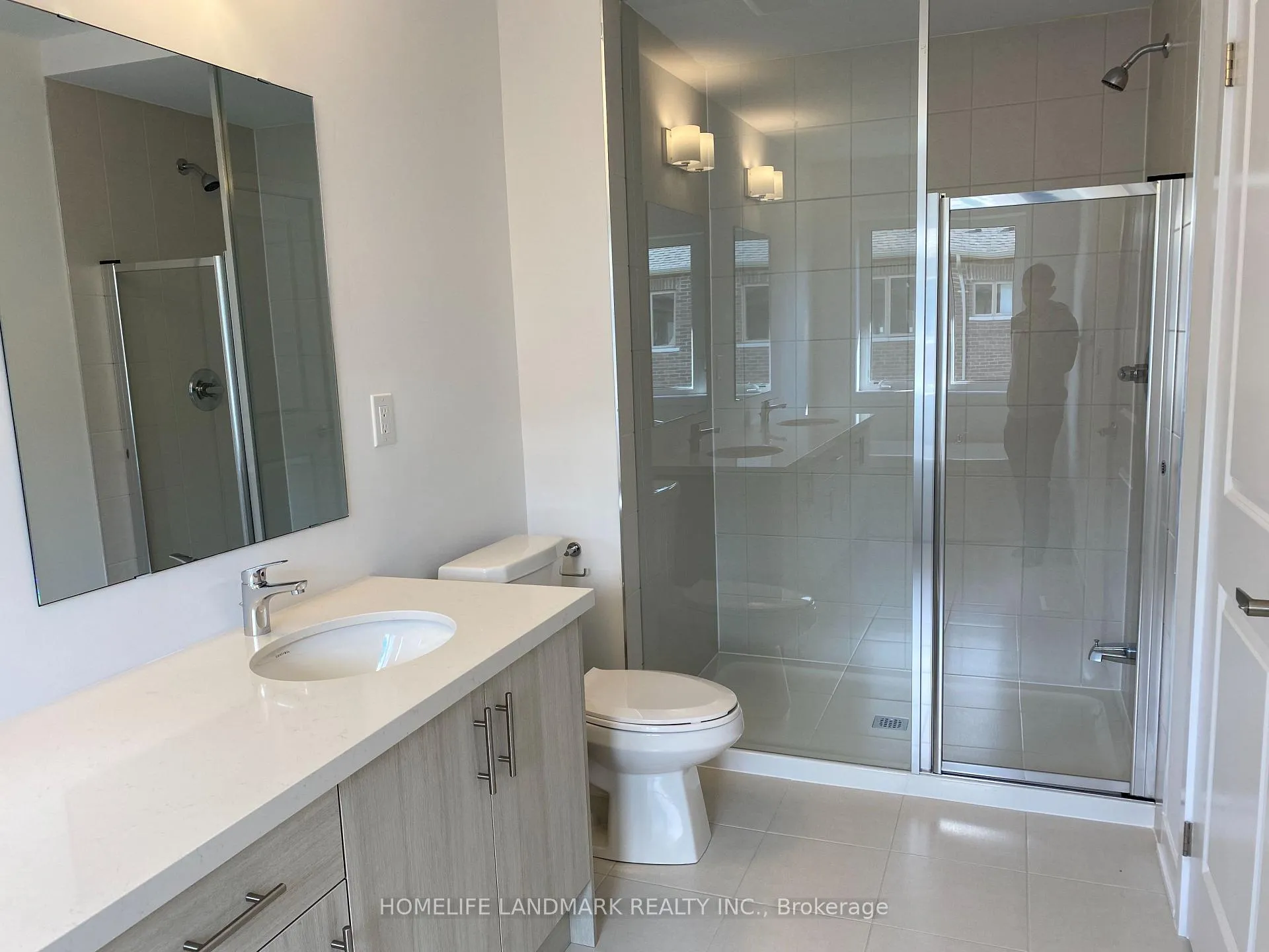 Photo 24 of 36 John Canning Way E, Markham, Unionville — HOMEH