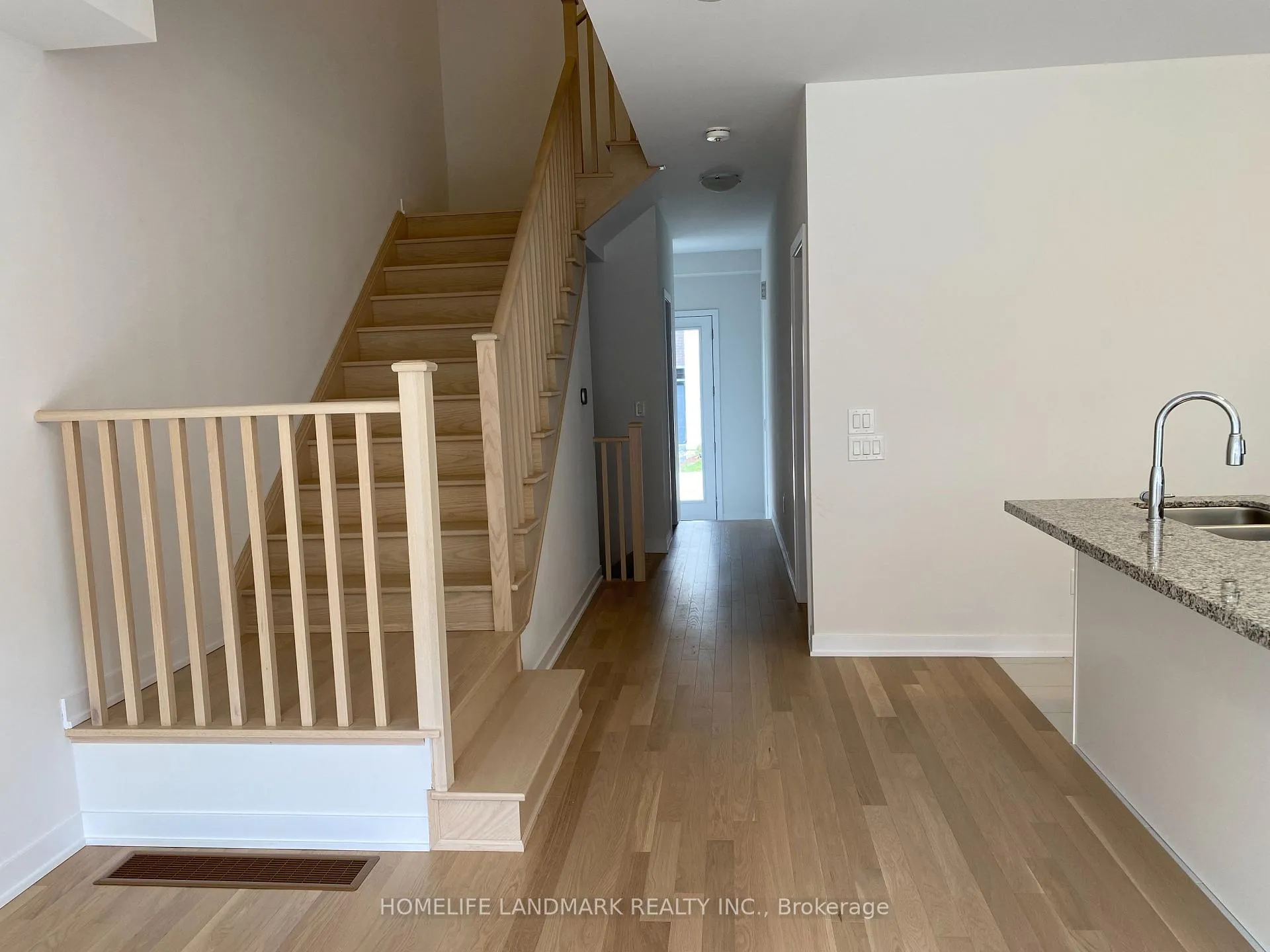 Photo 37 of 36 John Canning Way E, Markham, Unionville — HOMEH