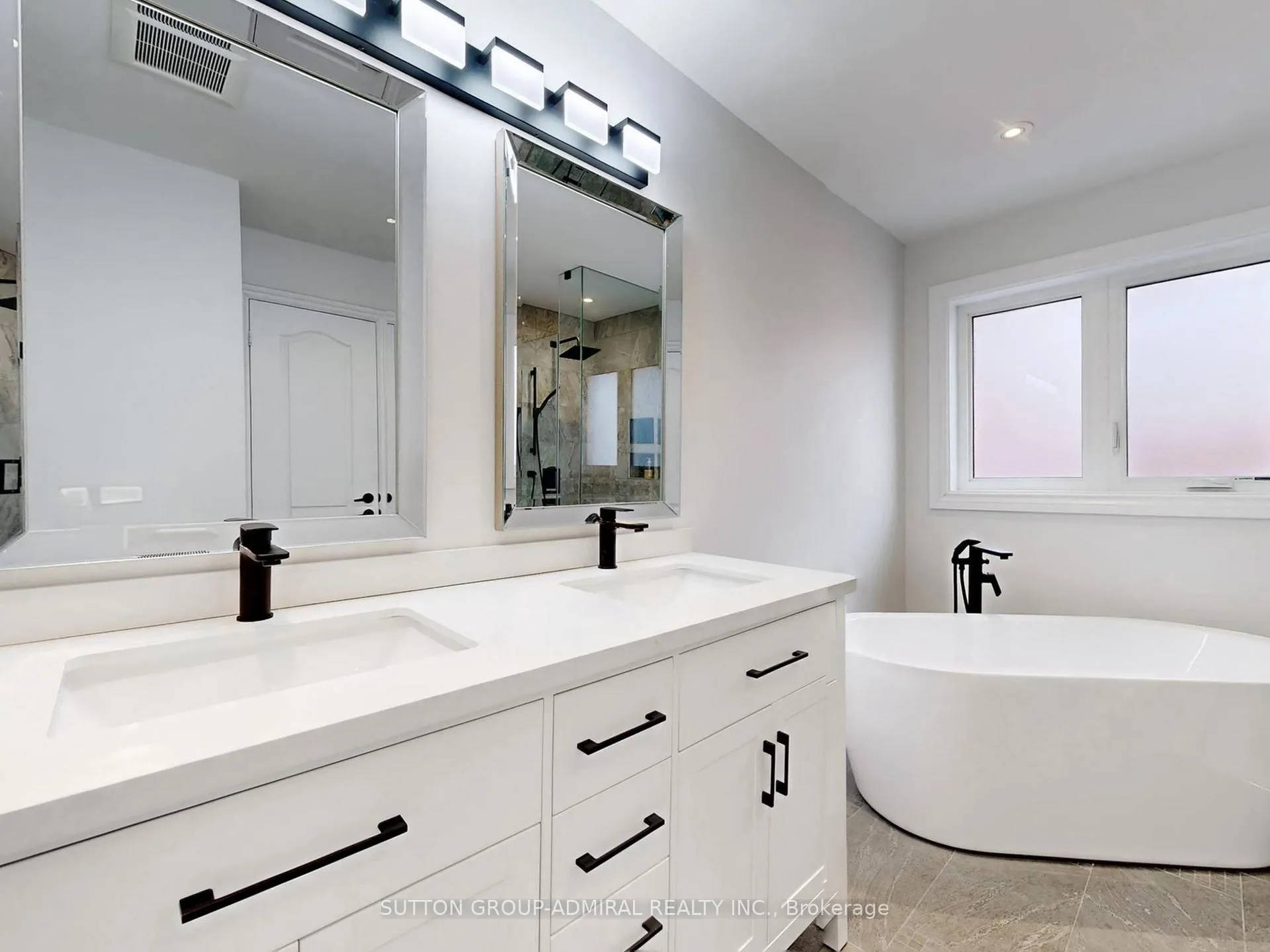 Photo 27 of 2 Gleave Court, Aurora, Aurora Highlands — HOMEH