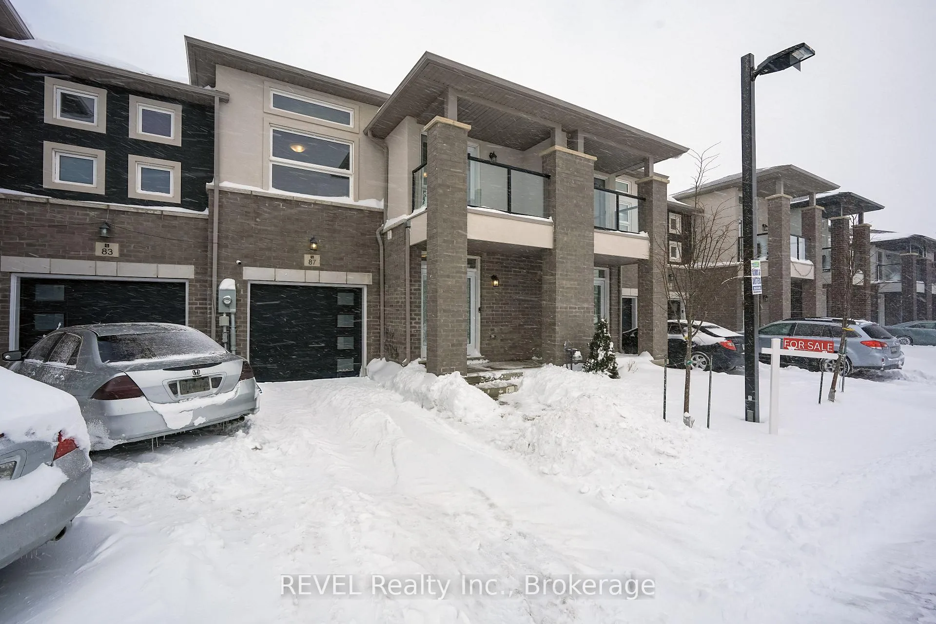 Photo 2 of 16 Warren Trail, Welland, Lincoln/Crowland — HOMEH