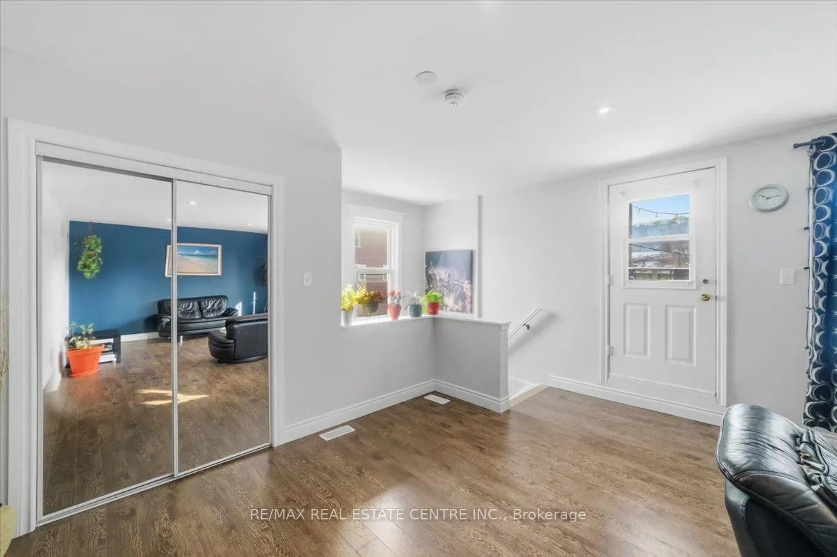 Photo 14 of 1548 King Street E, Hamilton, Delta — HOMEH