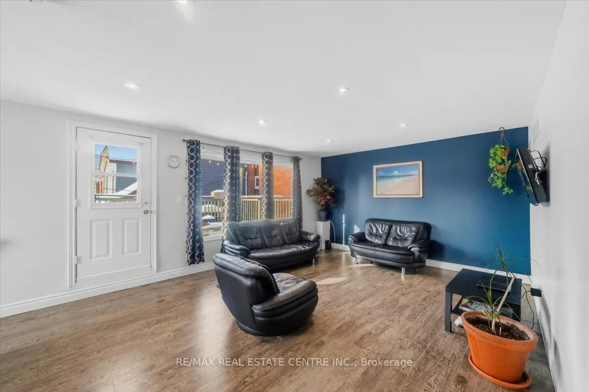 Photo 15 of 1548 King Street E, Hamilton, Delta — HOMEH