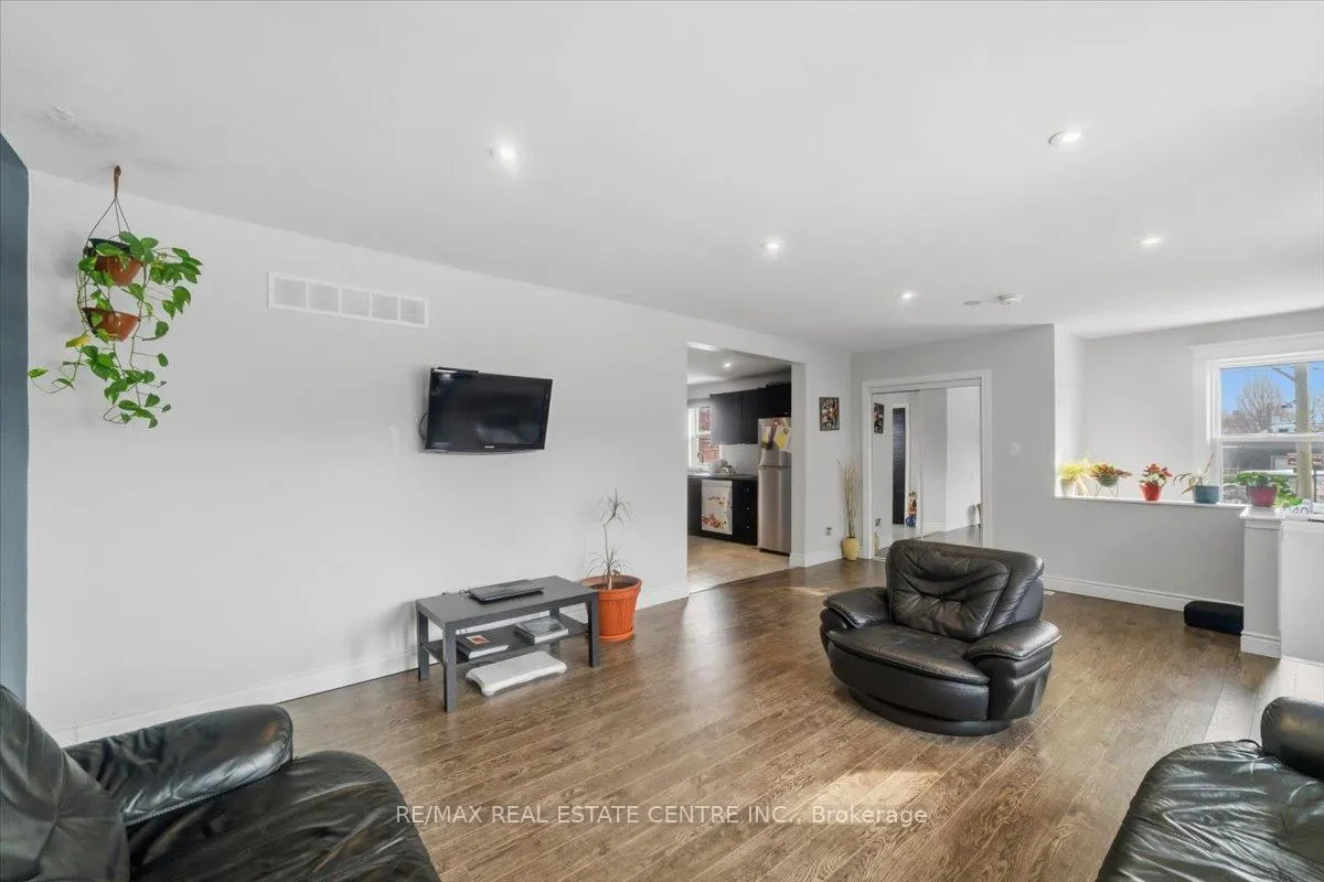 Photo 16 of 1548 King Street E, Hamilton, Delta — HOMEH