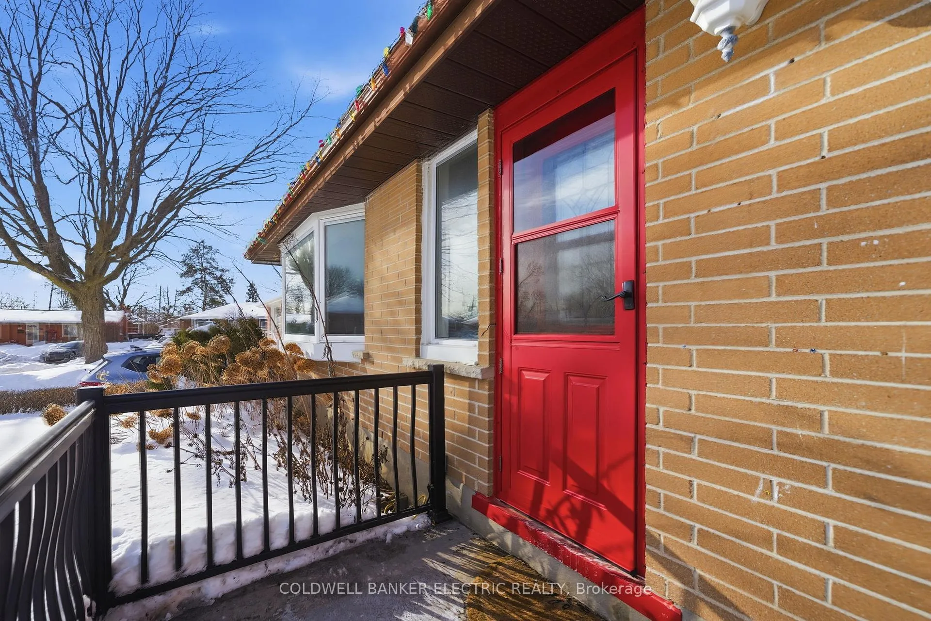 Photo 3 of 756 Barbara Crescent, Peterborough, Otonabee Ward 1 — HOMEH