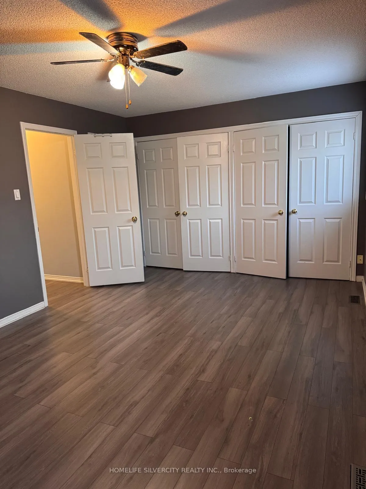 Photo 8 of 154 Broomlands Drive, Vaughan, Maple — HOMEH