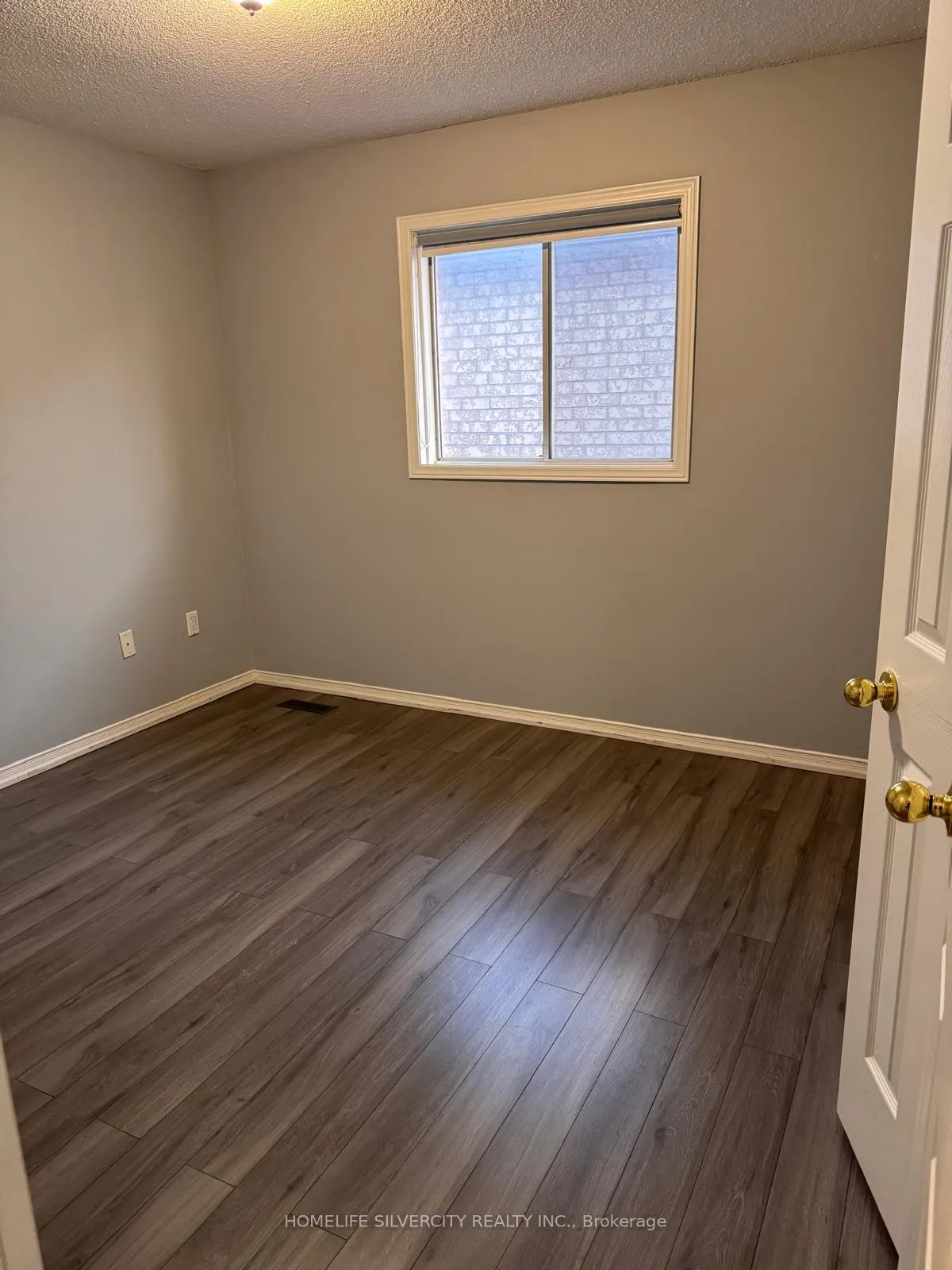 Photo 11 of 154 Broomlands Drive, Vaughan, Maple — HOMEH