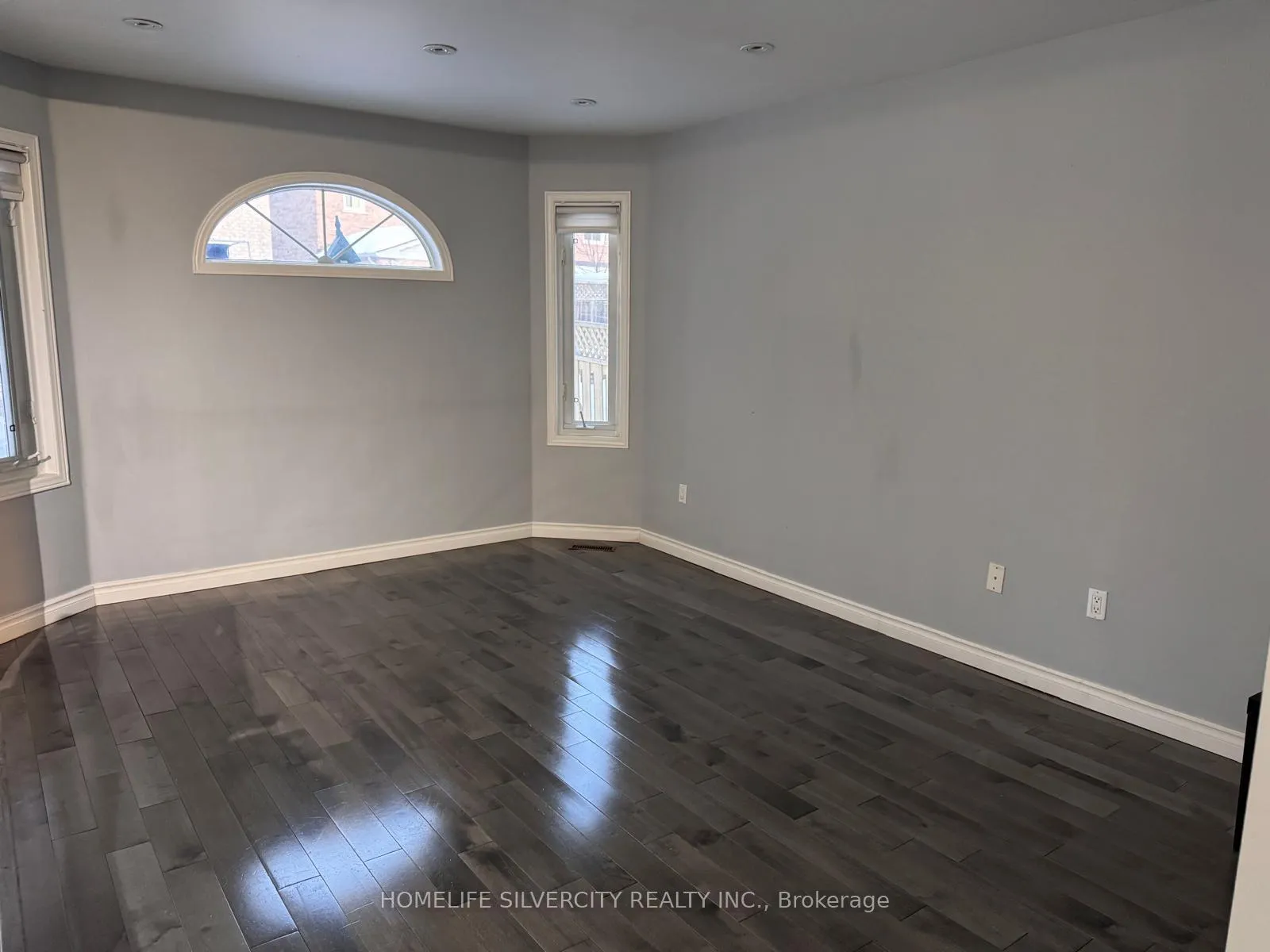 Photo 18 of 154 Broomlands Drive, Vaughan, Maple — HOMEH
