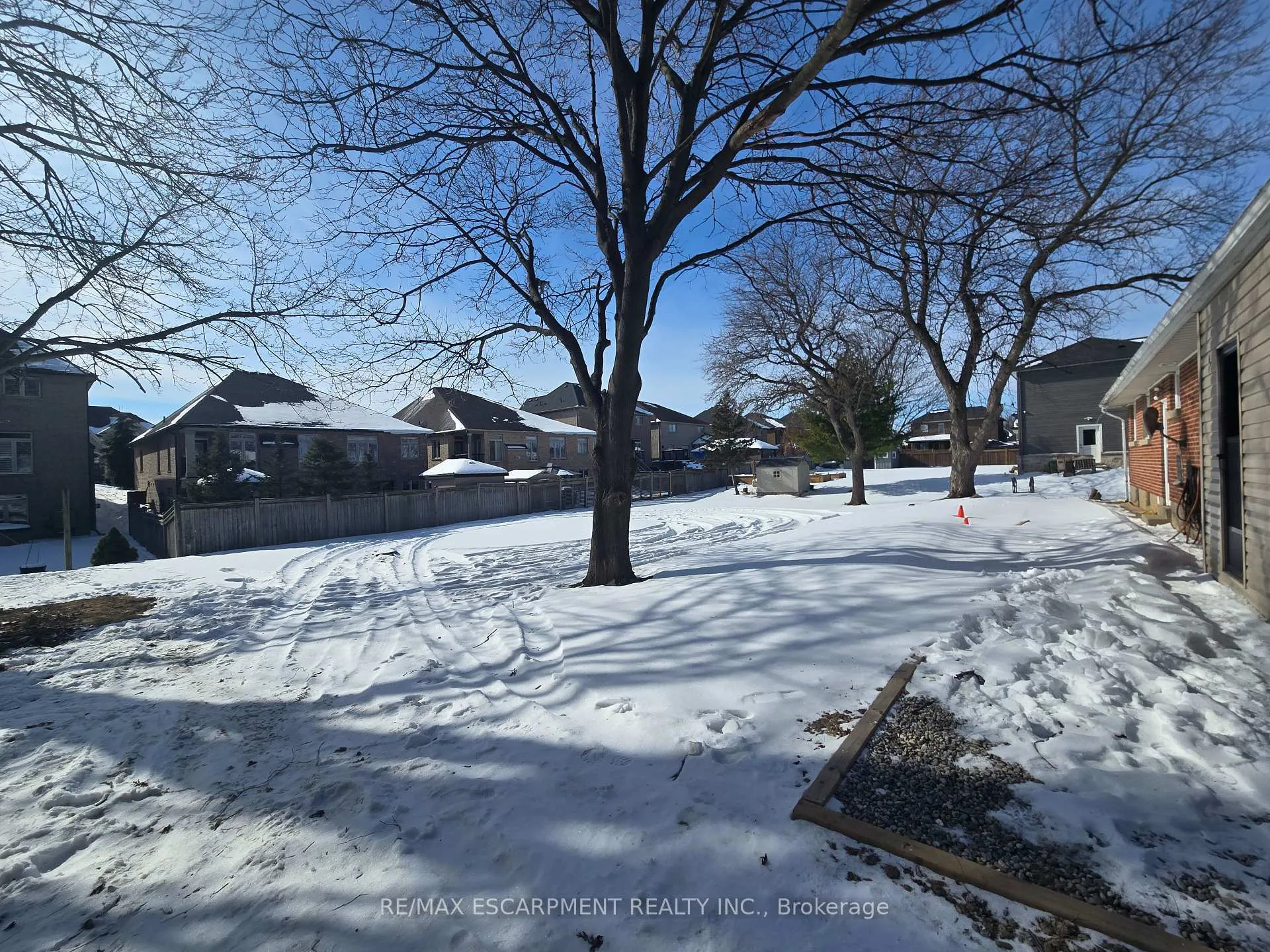 Photo 3 of 8199 Twenty Road E, Hamilton, Rural Glanbrook — HOMEH