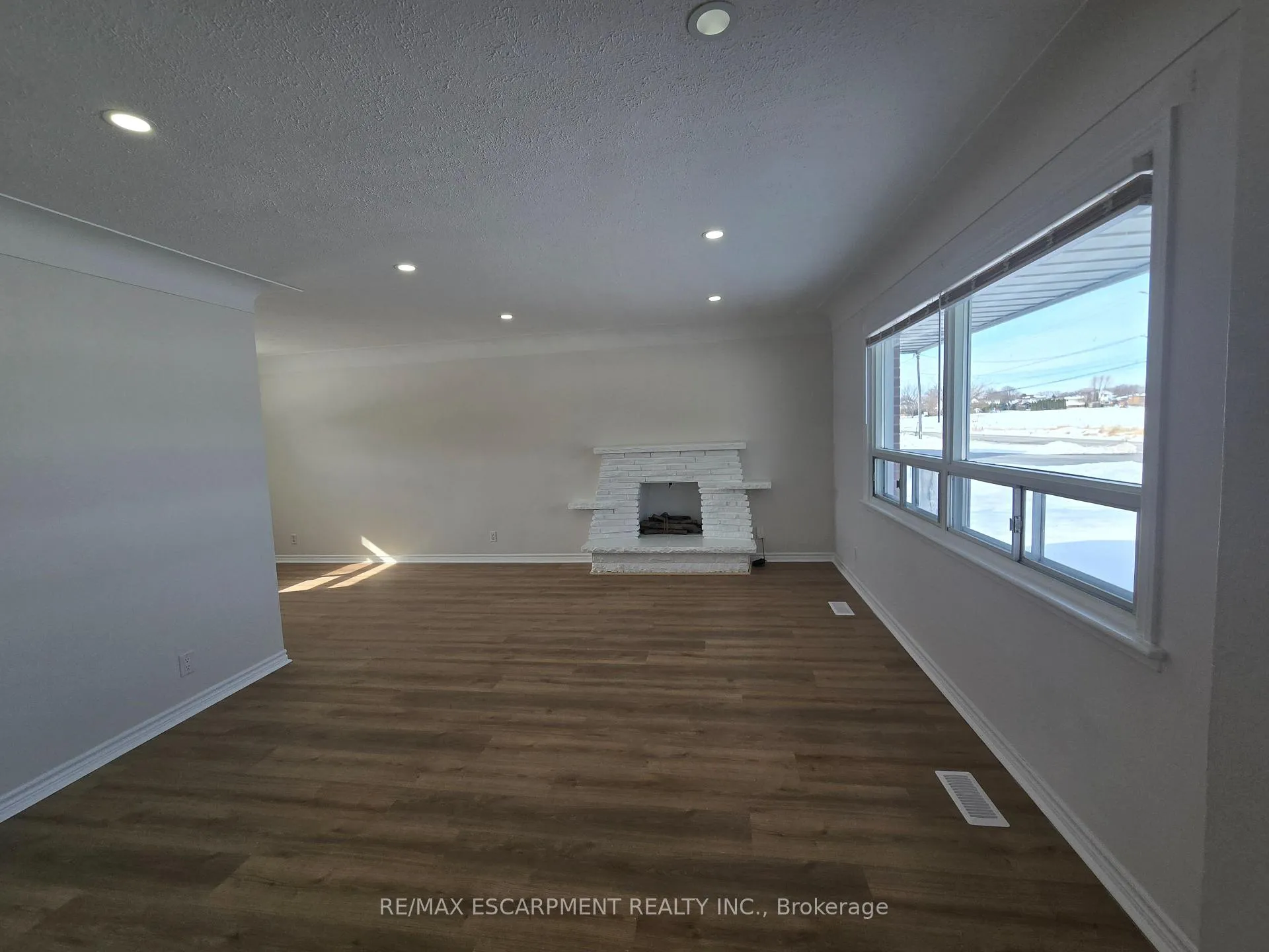 Photo 6 of 8199 Twenty Road E, Hamilton, Rural Glanbrook — HOMEH