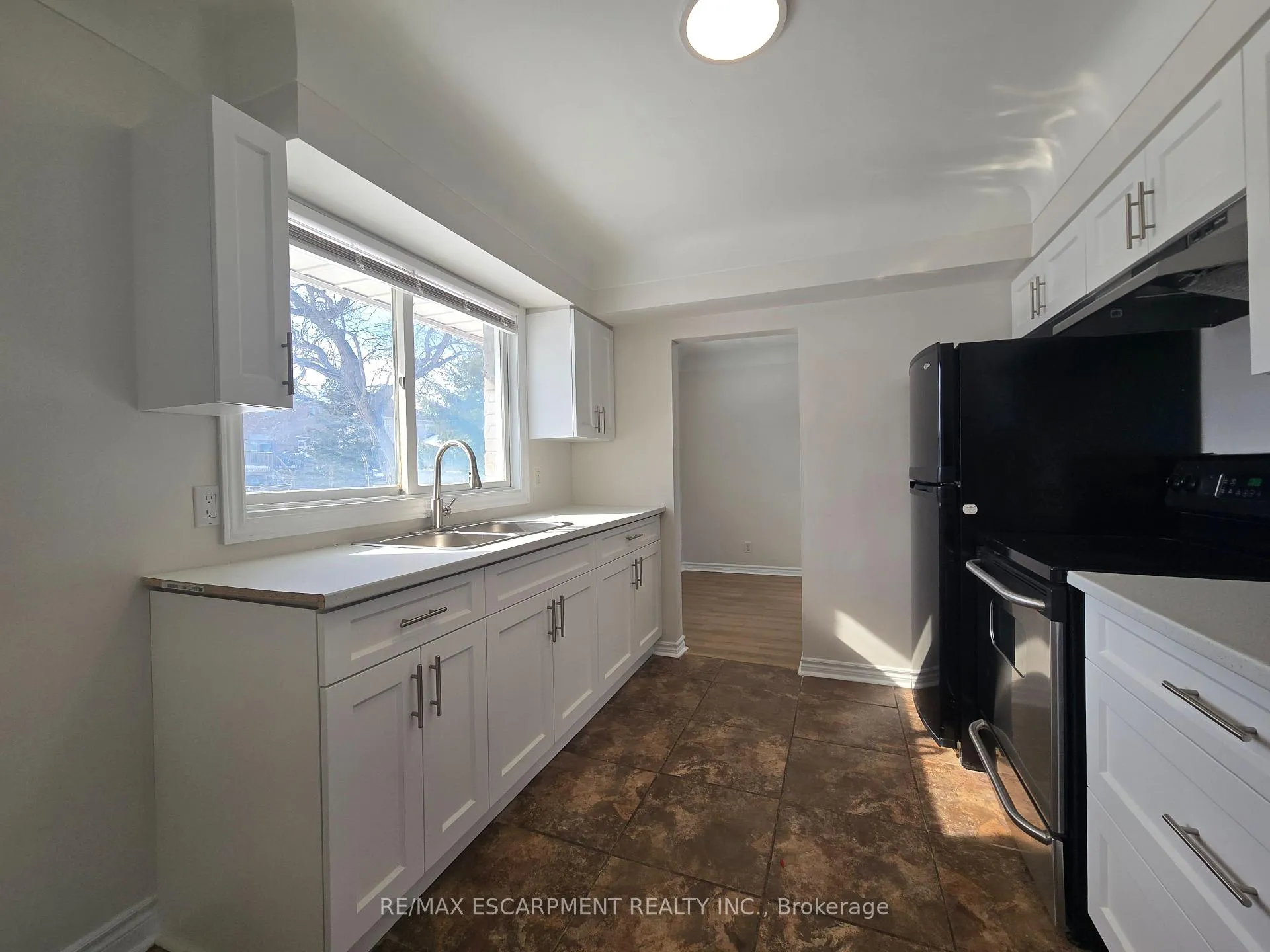 Photo 10 of 8199 Twenty Road E, Hamilton, Rural Glanbrook — HOMEH