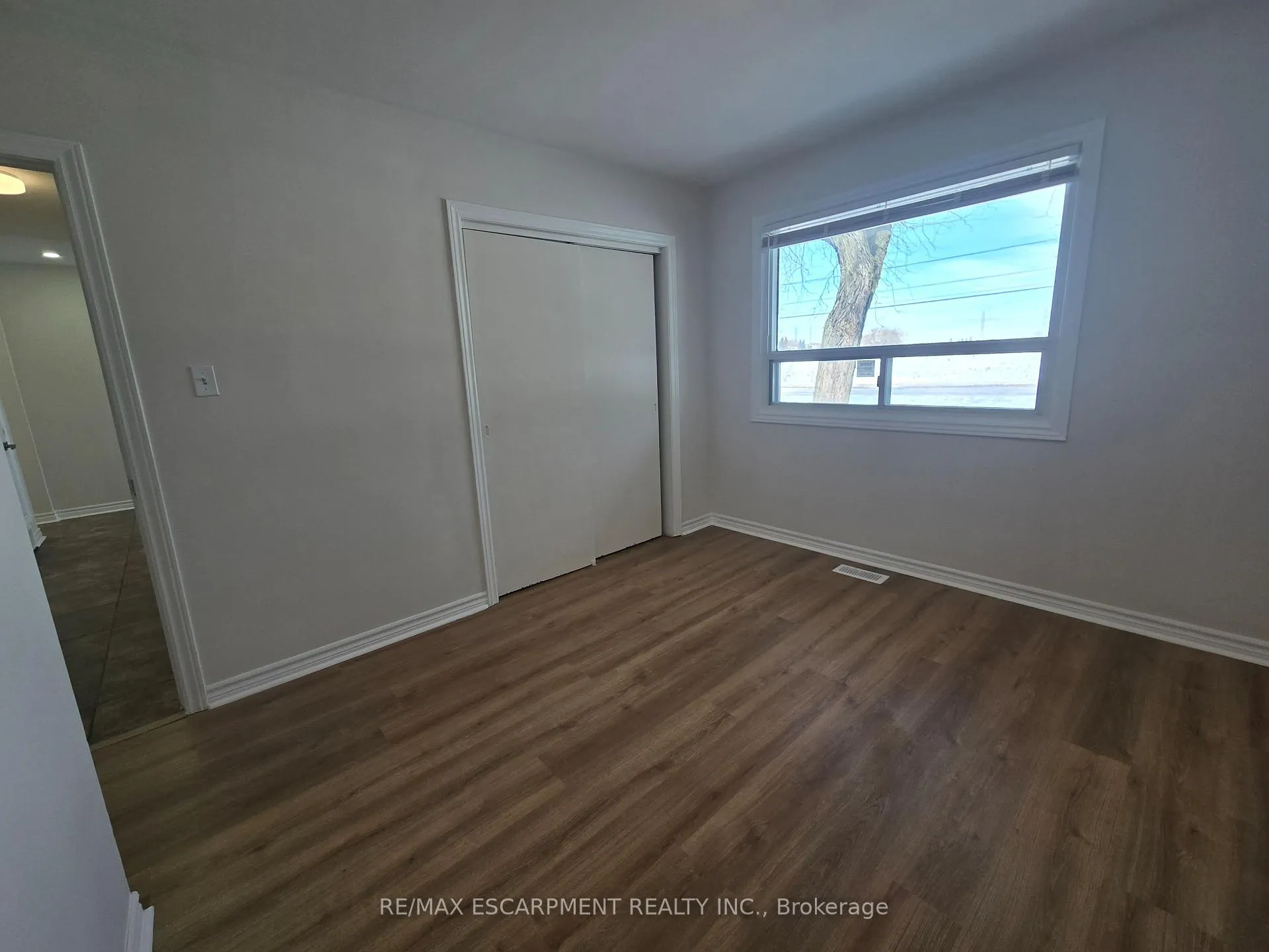 Photo 13 of 8199 Twenty Road E, Hamilton, Rural Glanbrook — HOMEH