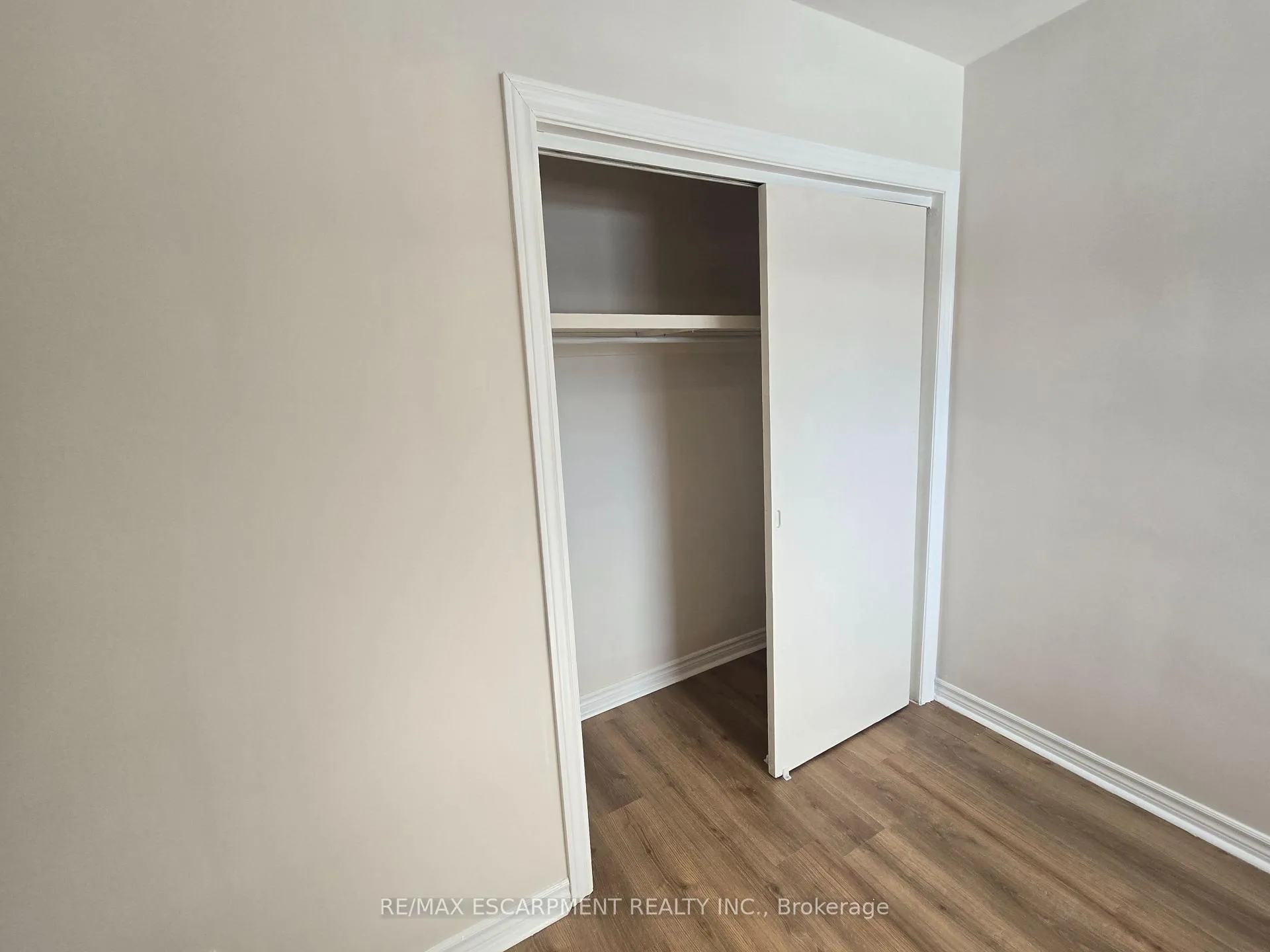 Photo 17 of 8199 Twenty Road E, Hamilton, Rural Glanbrook — HOMEH
