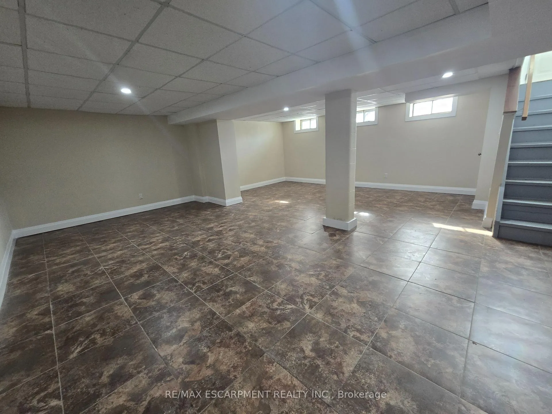 Photo 18 of 8199 Twenty Road E, Hamilton, Rural Glanbrook — HOMEH