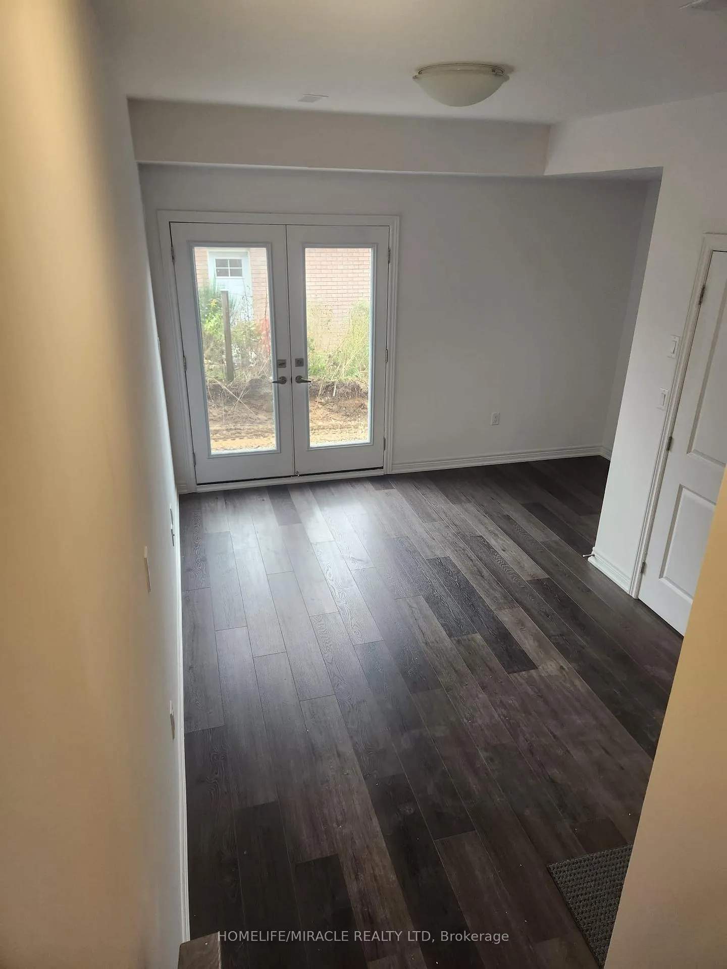 Photo 6 of Unit 2, 106 Court Drive, Brant, Paris — HOMEH