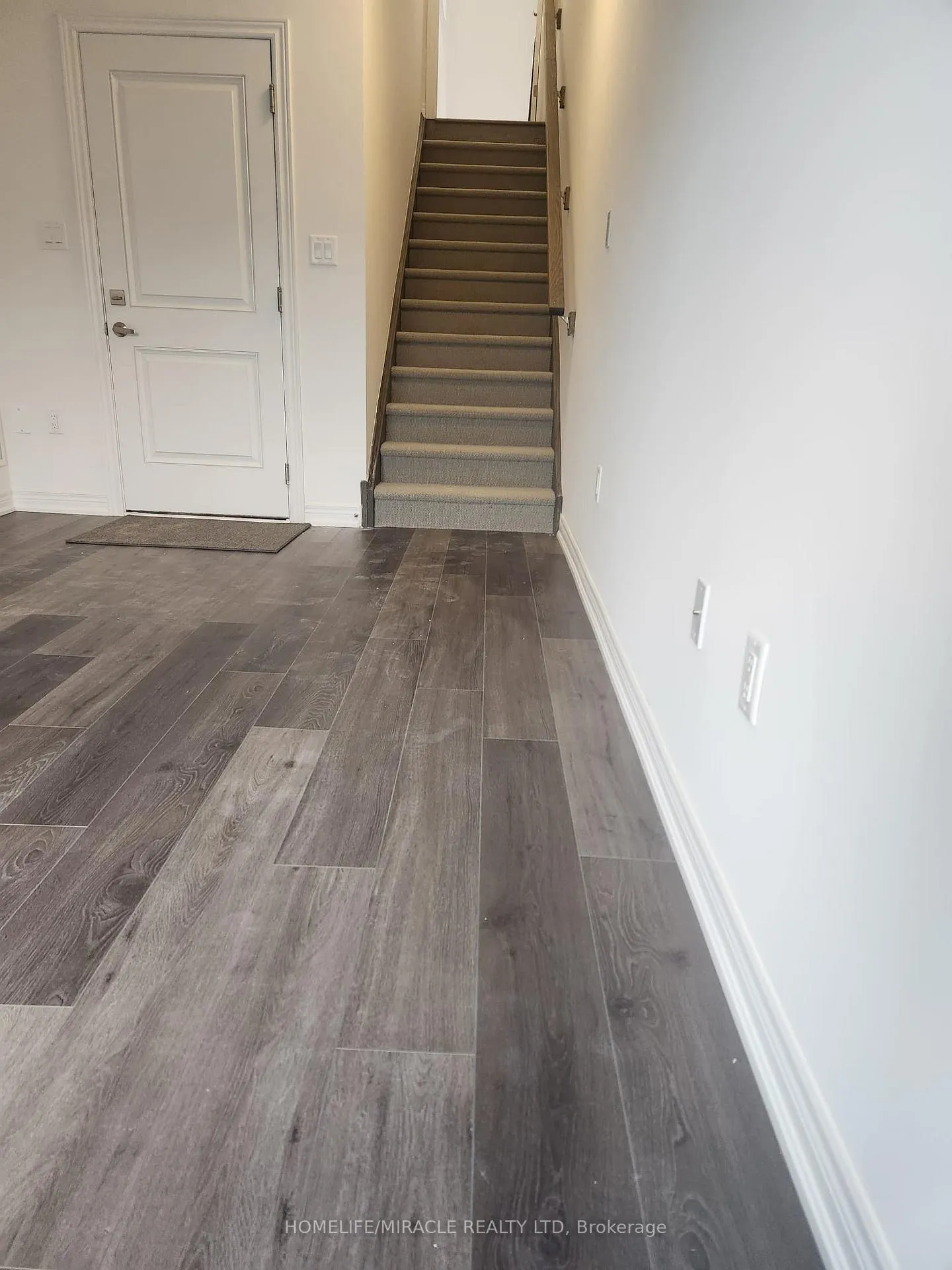 Photo 12 of Unit 2, 106 Court Drive, Brant, Paris — HOMEH