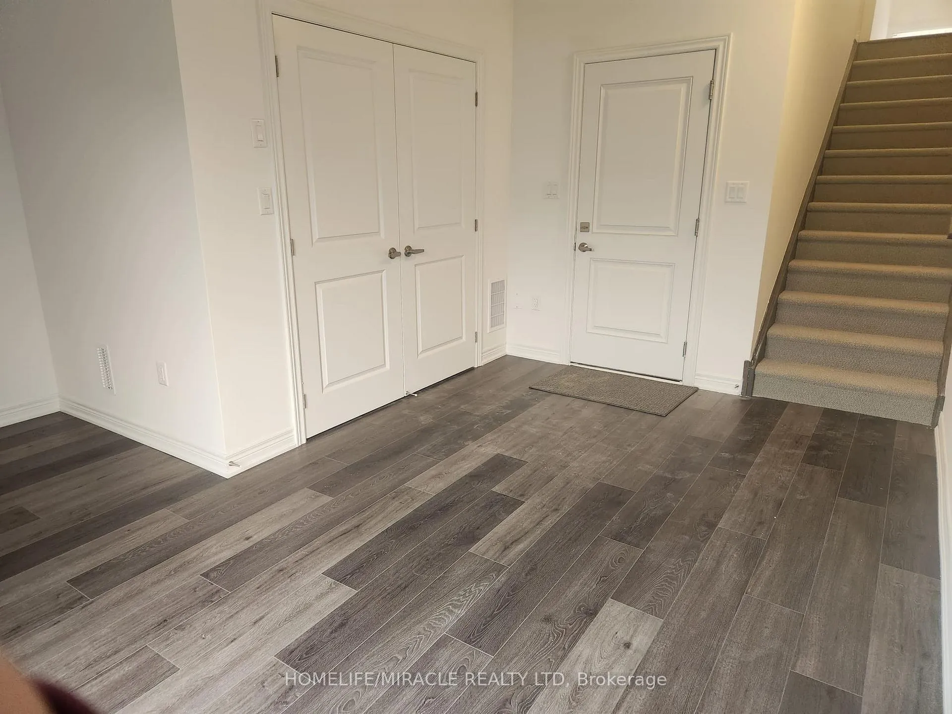 Photo 14 of Unit 2, 106 Court Drive, Brant, Paris — HOMEH