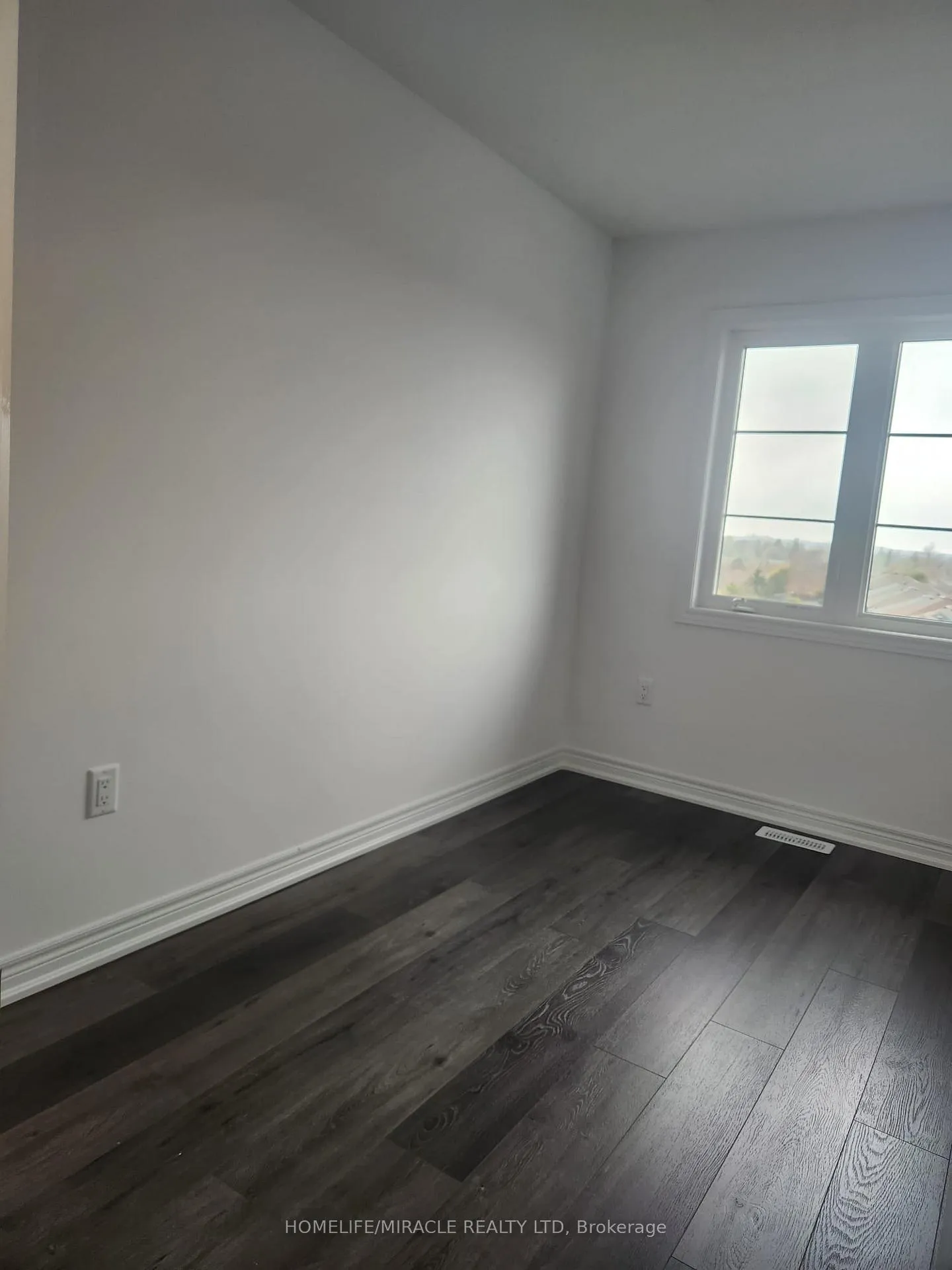 Photo 20 of Unit 2, 106 Court Drive, Brant, Paris — HOMEH