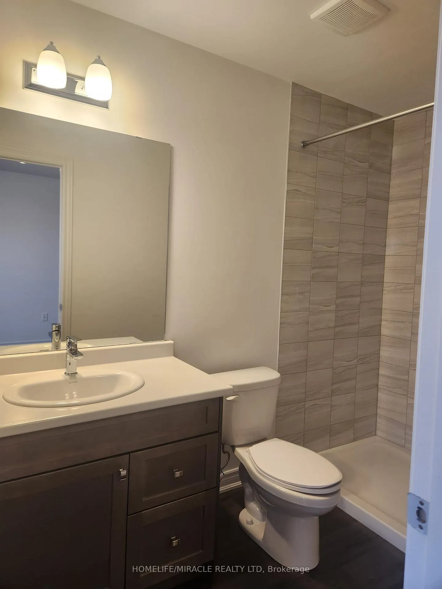 Photo 24 of Unit 2, 106 Court Drive, Brant, Paris — HOMEH