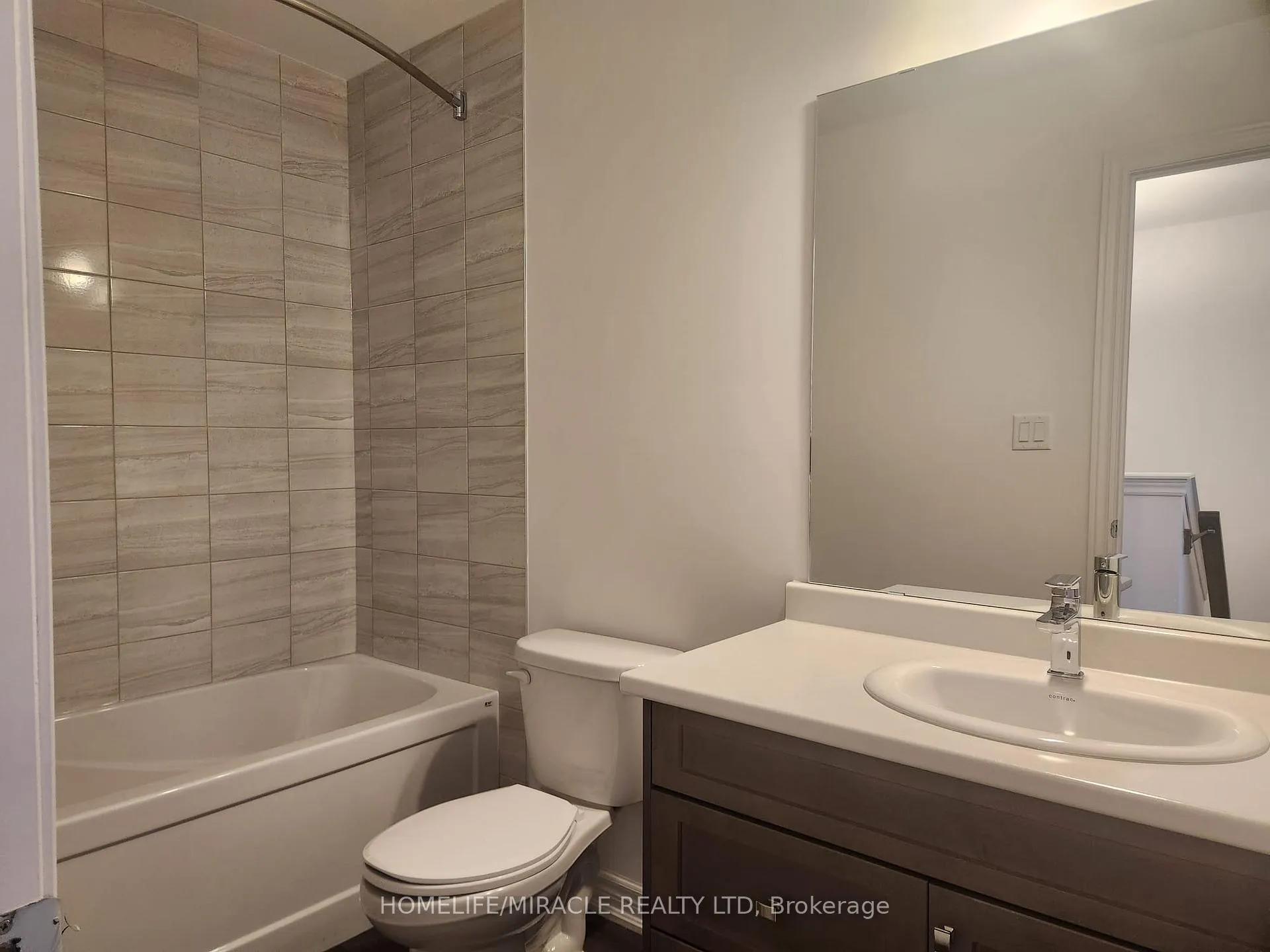 Photo 32 of Unit 2, 106 Court Drive, Brant, Paris — HOMEH